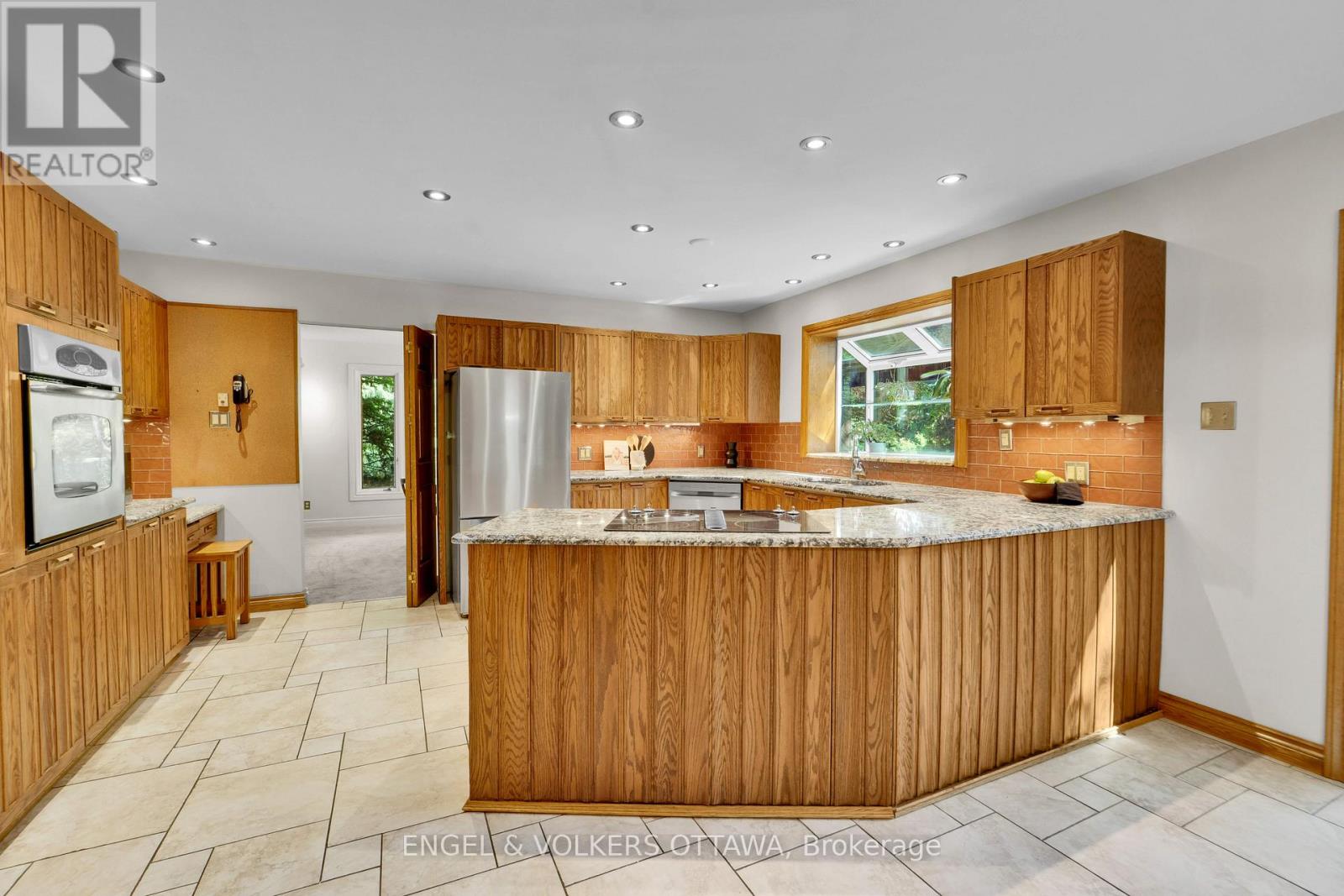 7 Mid Pines Grove Property Photo 8
