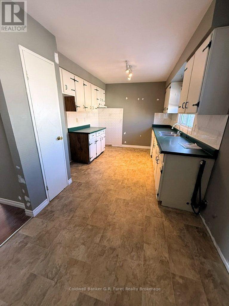29 - 129 Concession Street E Property Photo 8