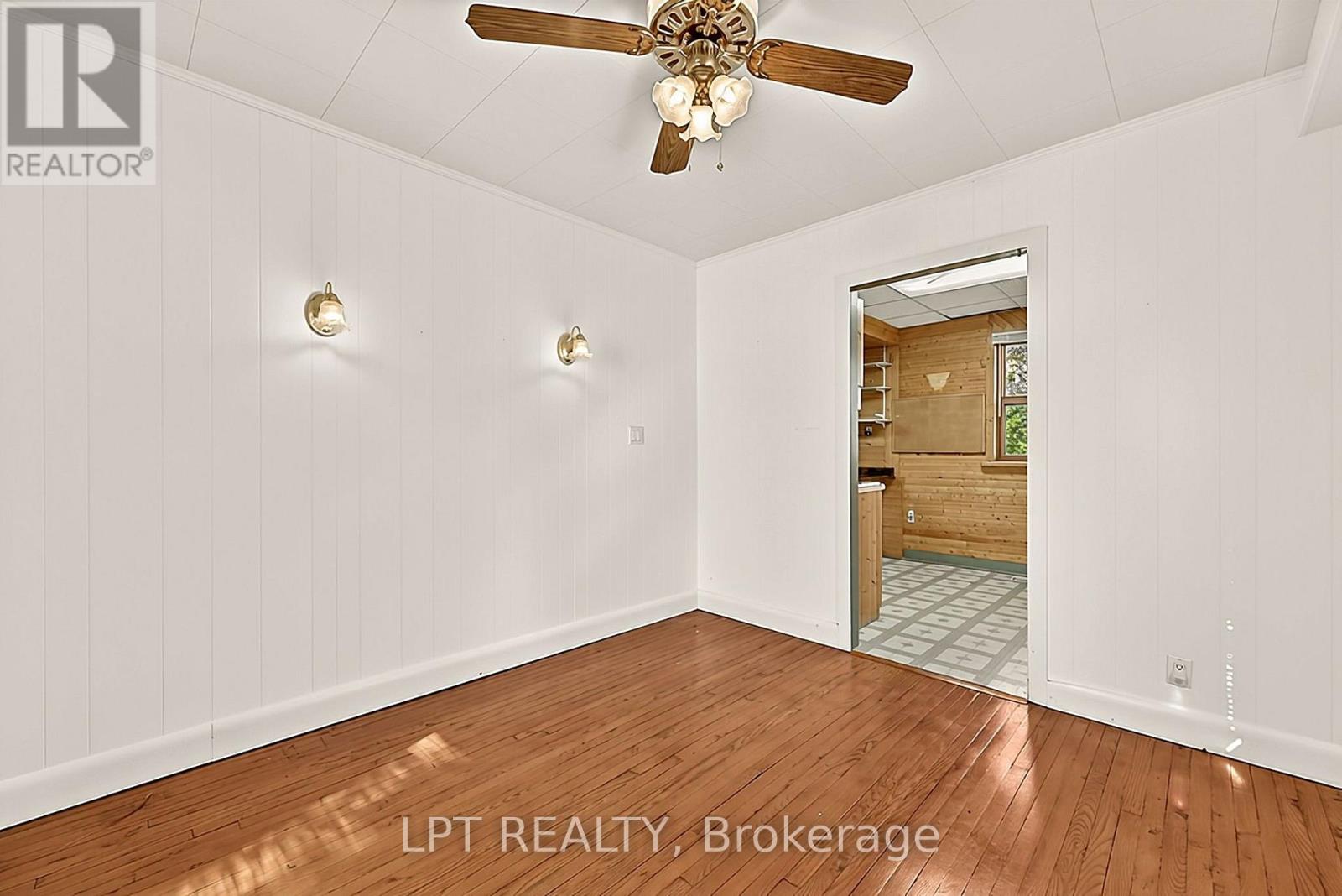 190 Winewood Avenue W Property Photo 14