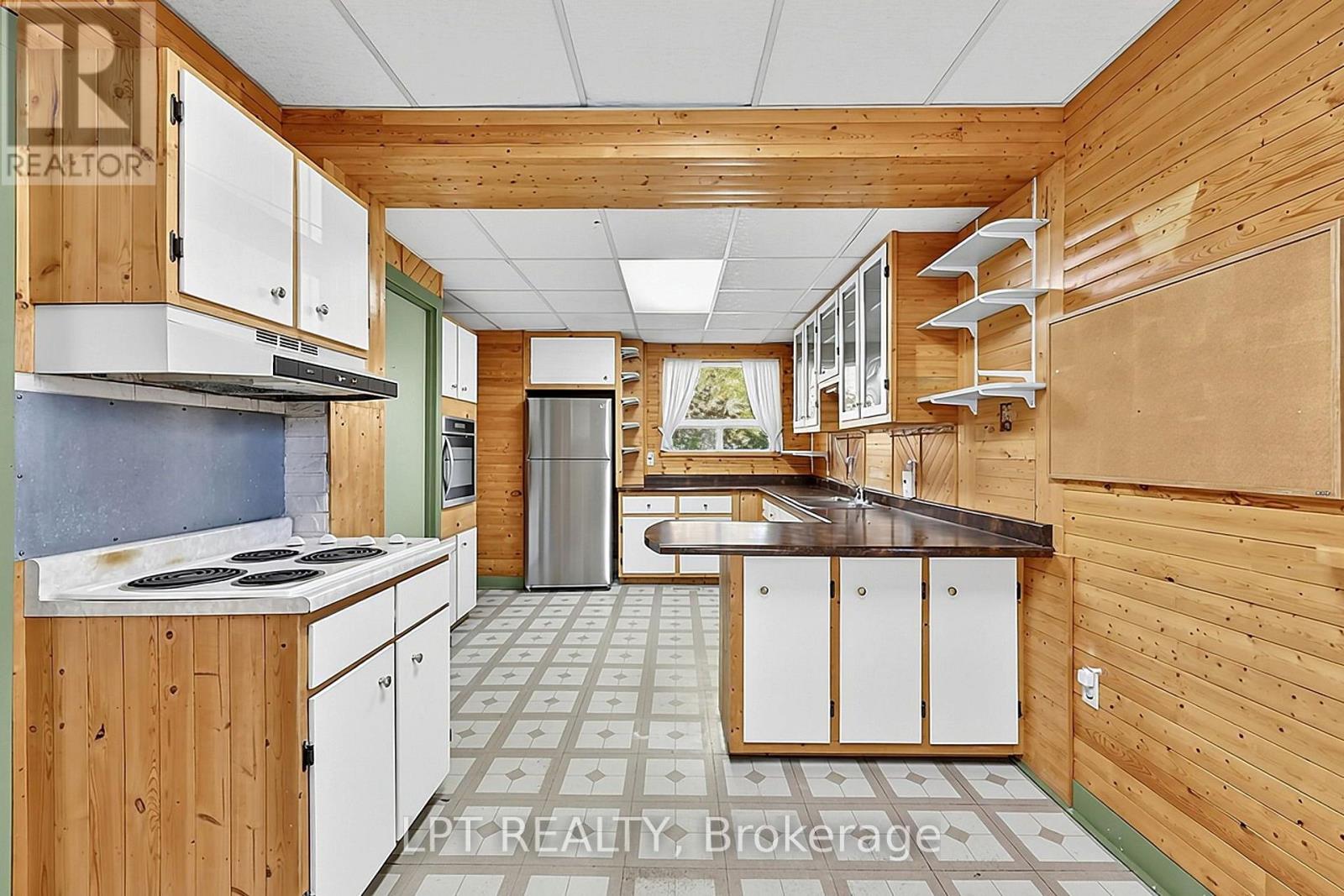 190 Winewood Avenue W Property Photo 22