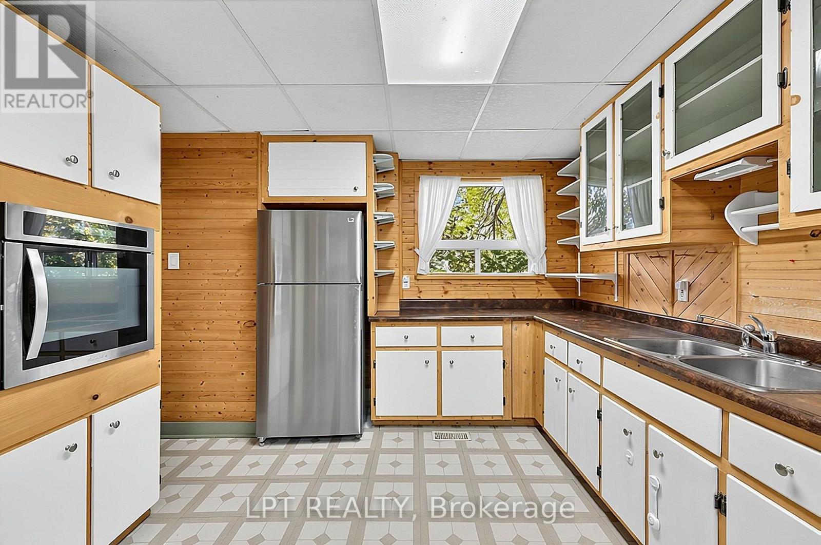 190 Winewood Avenue W Property Photo 23