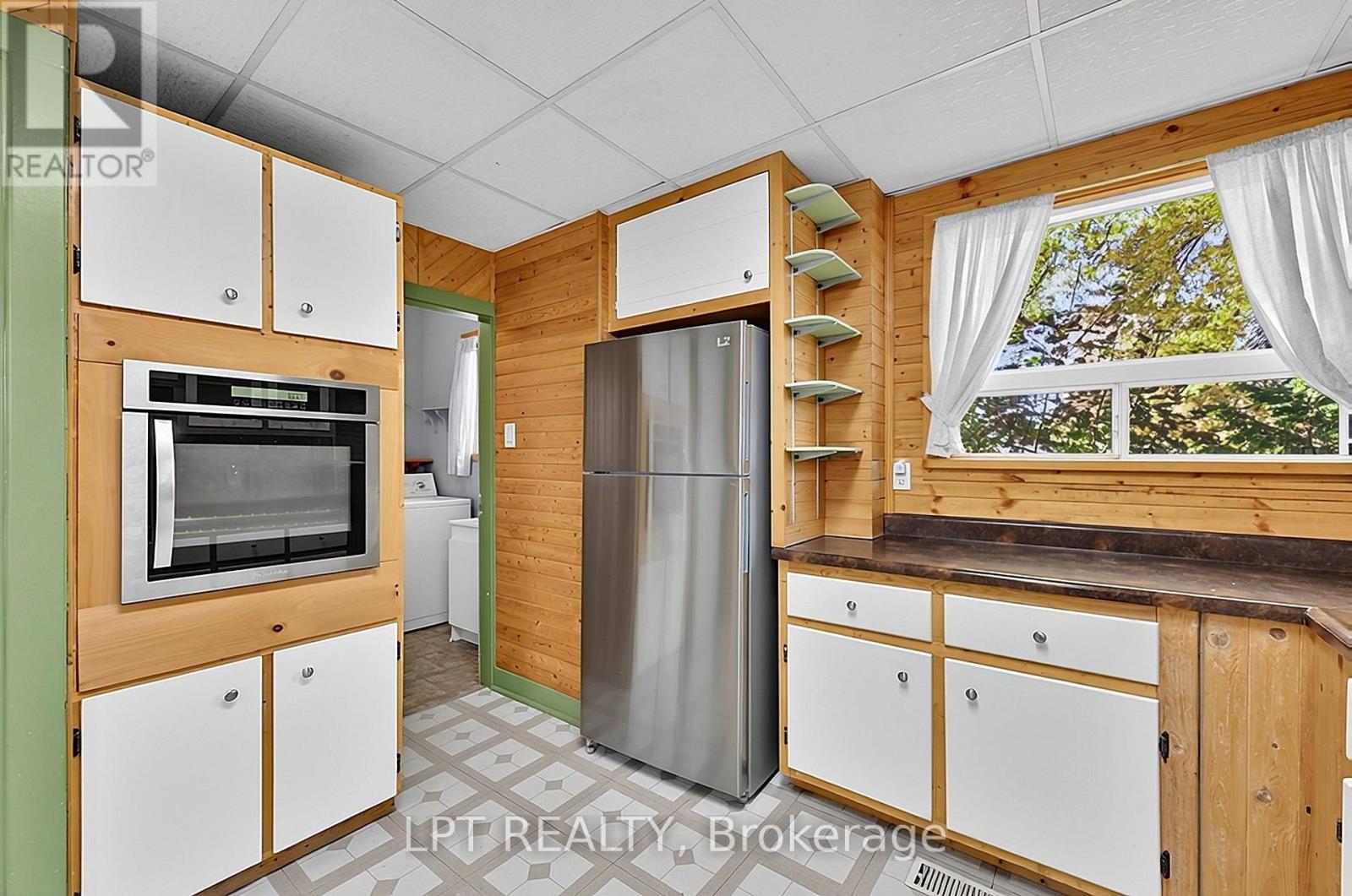 190 Winewood Avenue W Property Photo 24