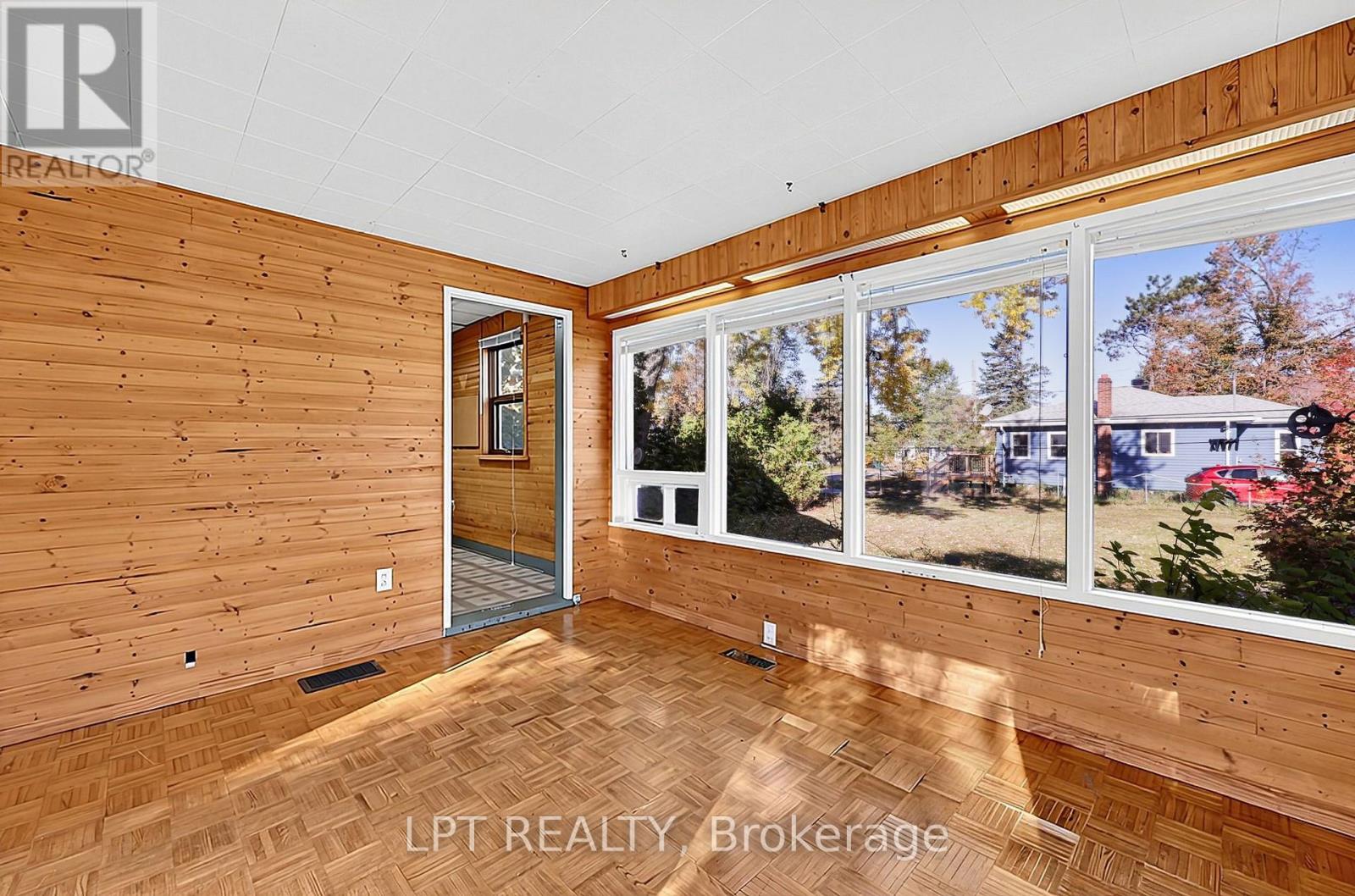 190 Winewood Avenue W Property Photo 27