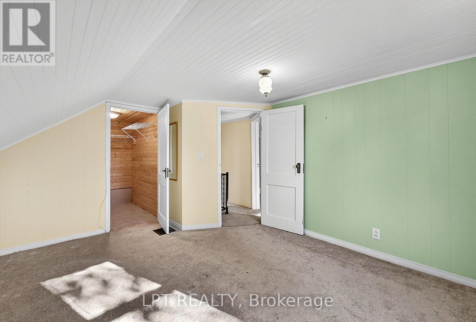 190 Winewood Avenue W Property Photo 32
