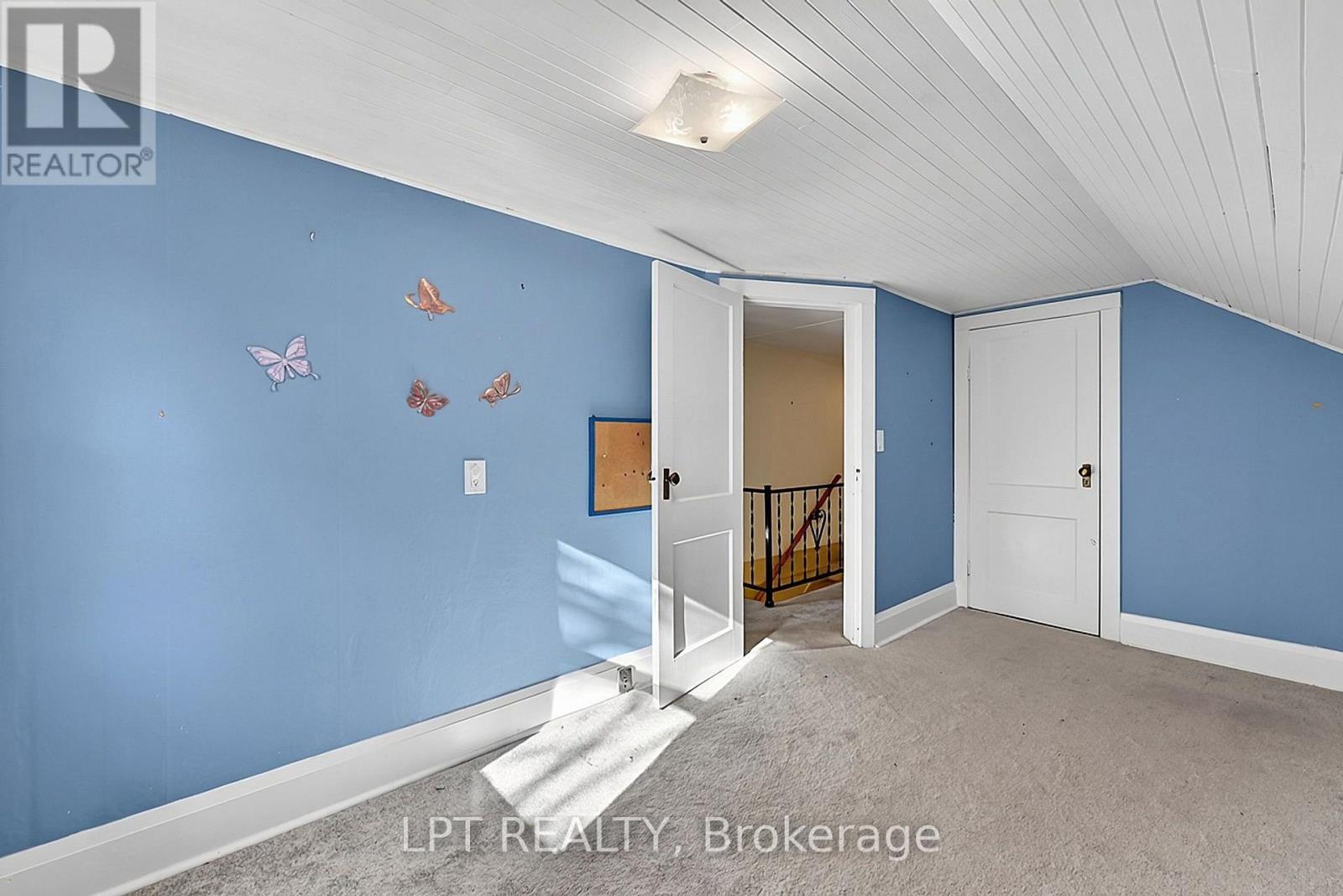 190 Winewood Avenue W Property Photo 35