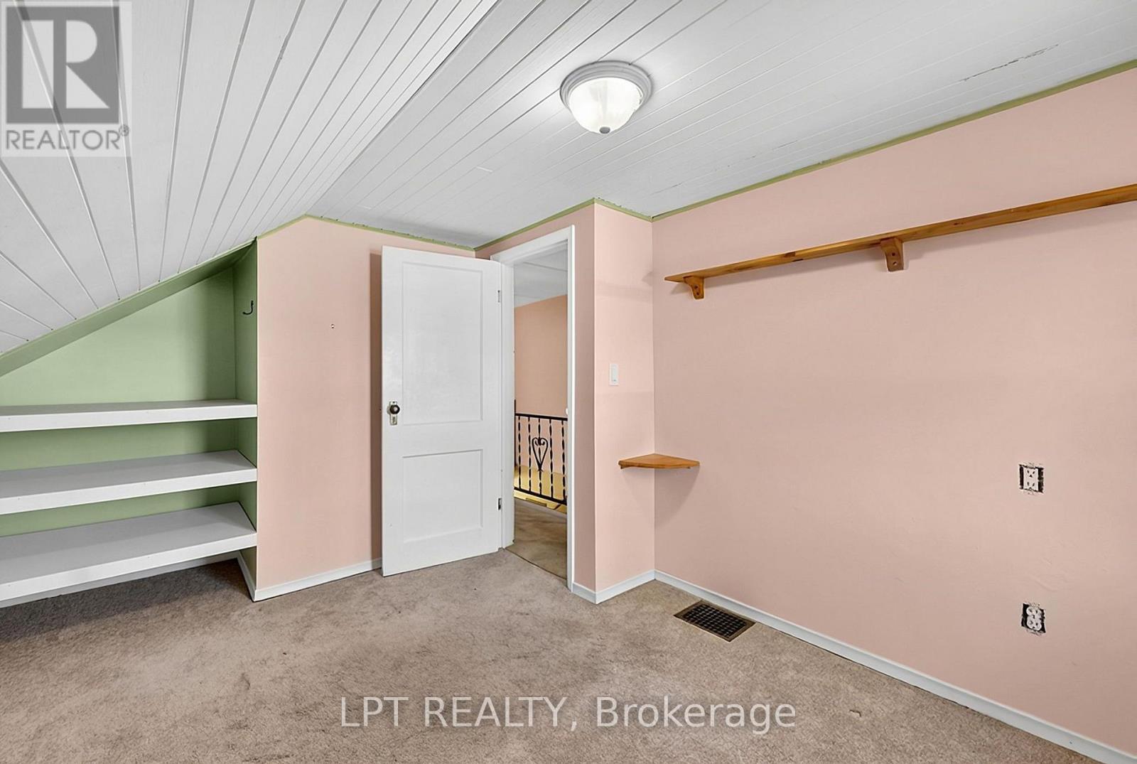 190 Winewood Avenue W Property Photo 37