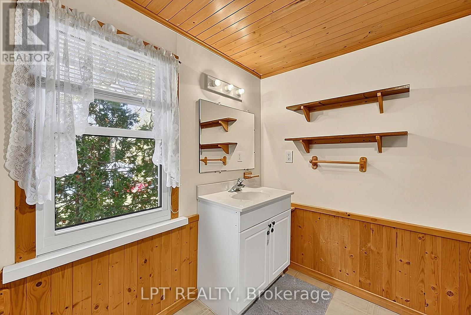190 Winewood Avenue W Property Photo 38