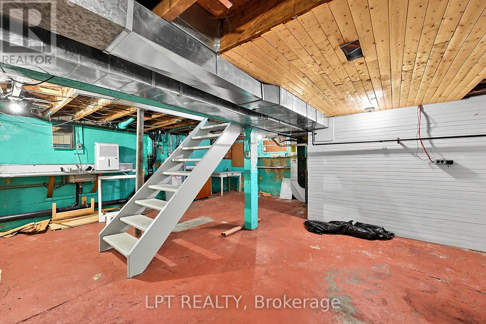 190 Winewood Avenue W Property Photo 41