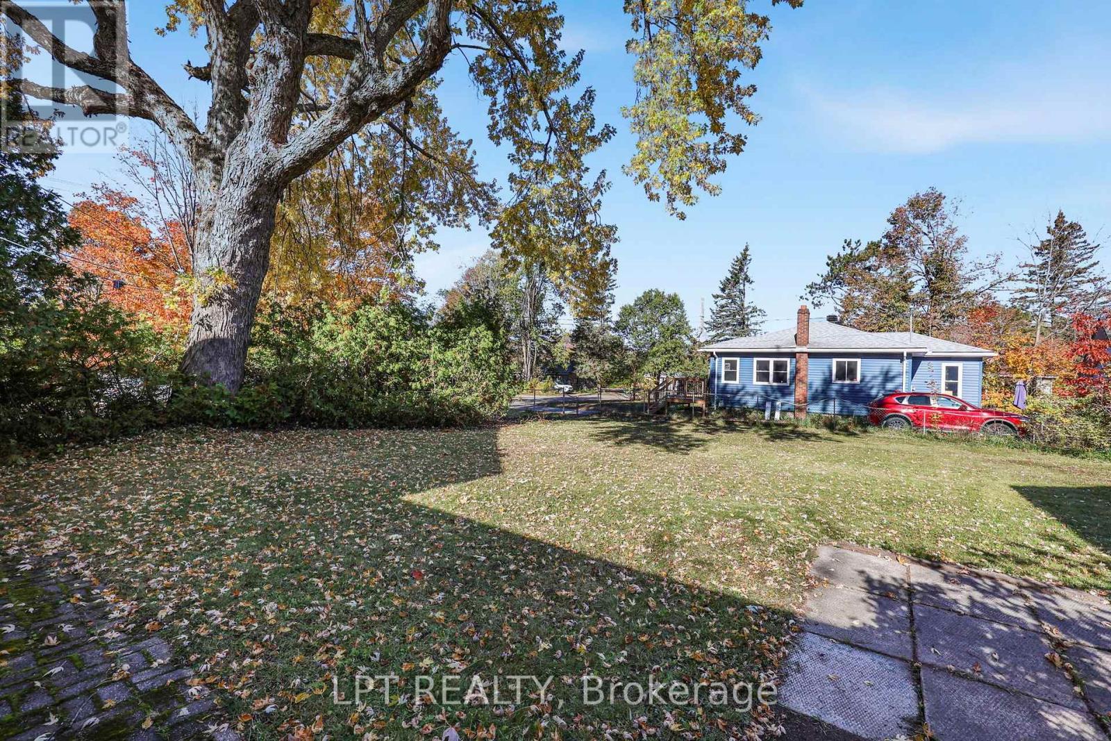 190 Winewood Avenue W Property Photo 43
