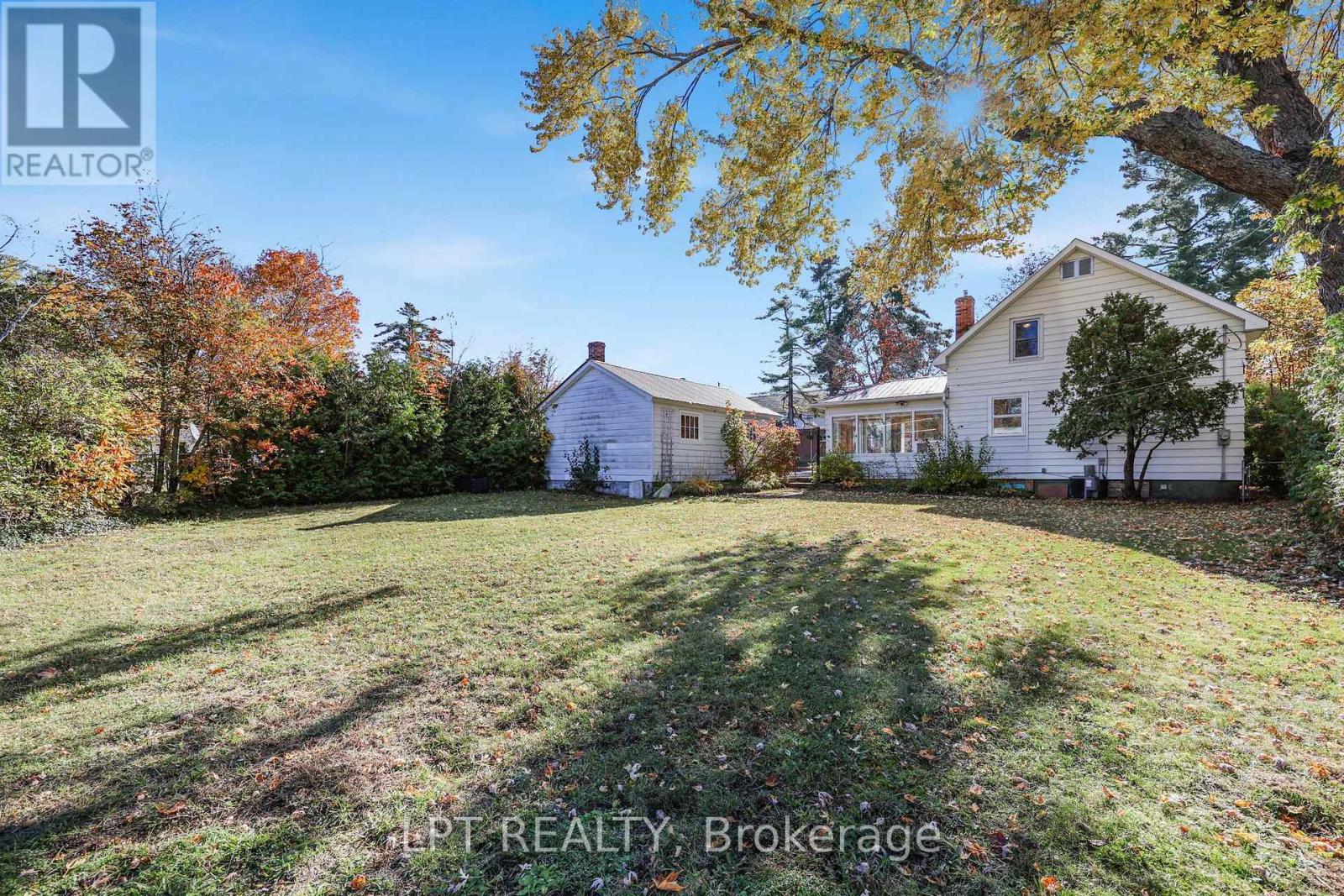 190 Winewood Avenue W Property Photo 44