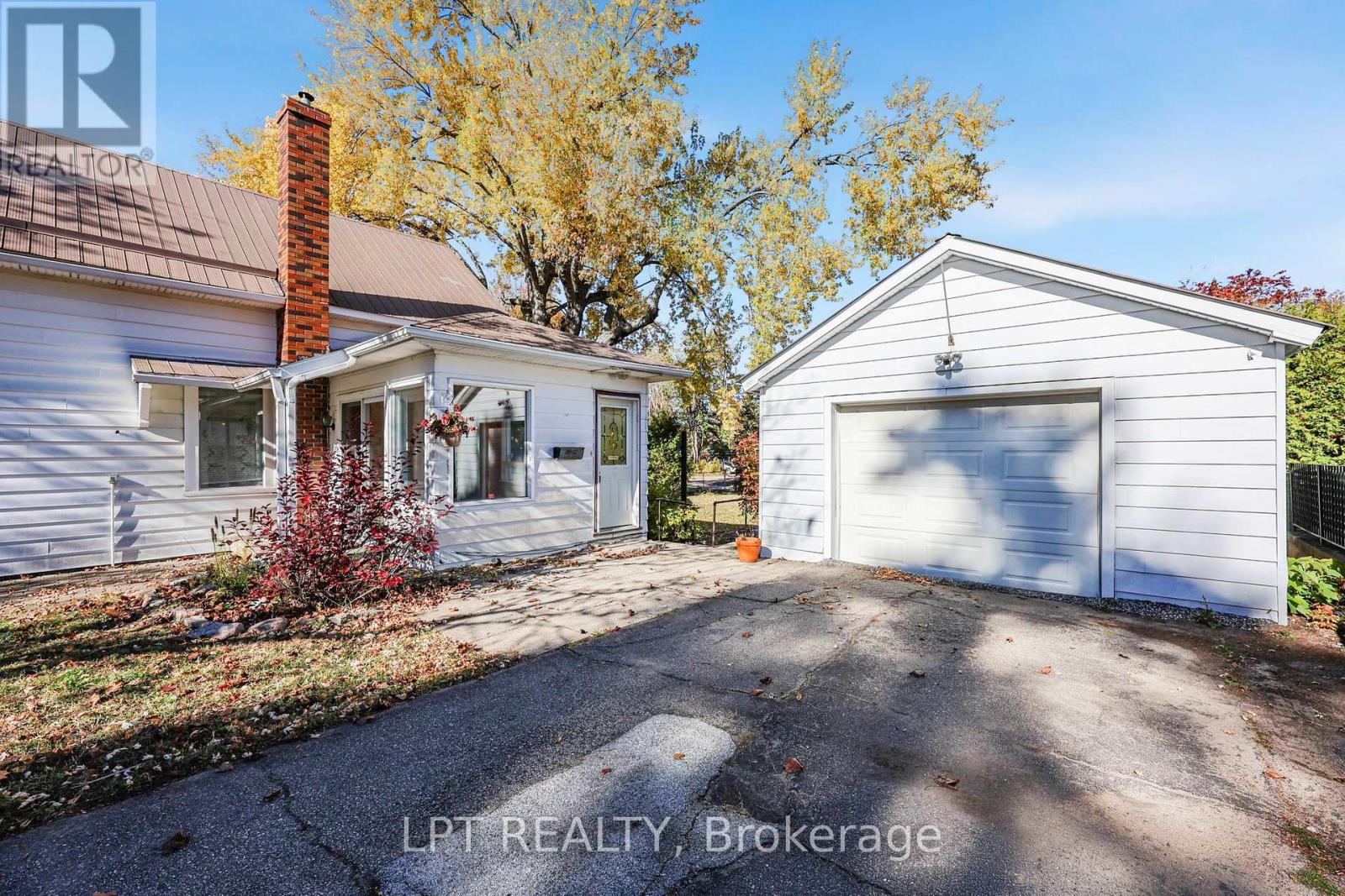 190 Winewood Avenue W Property Photo 47