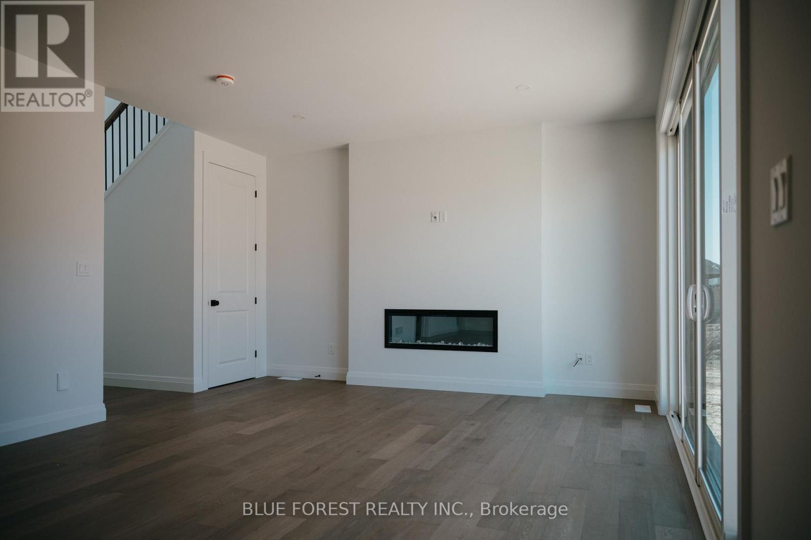 172 Renaissance Drive Property Photo 12