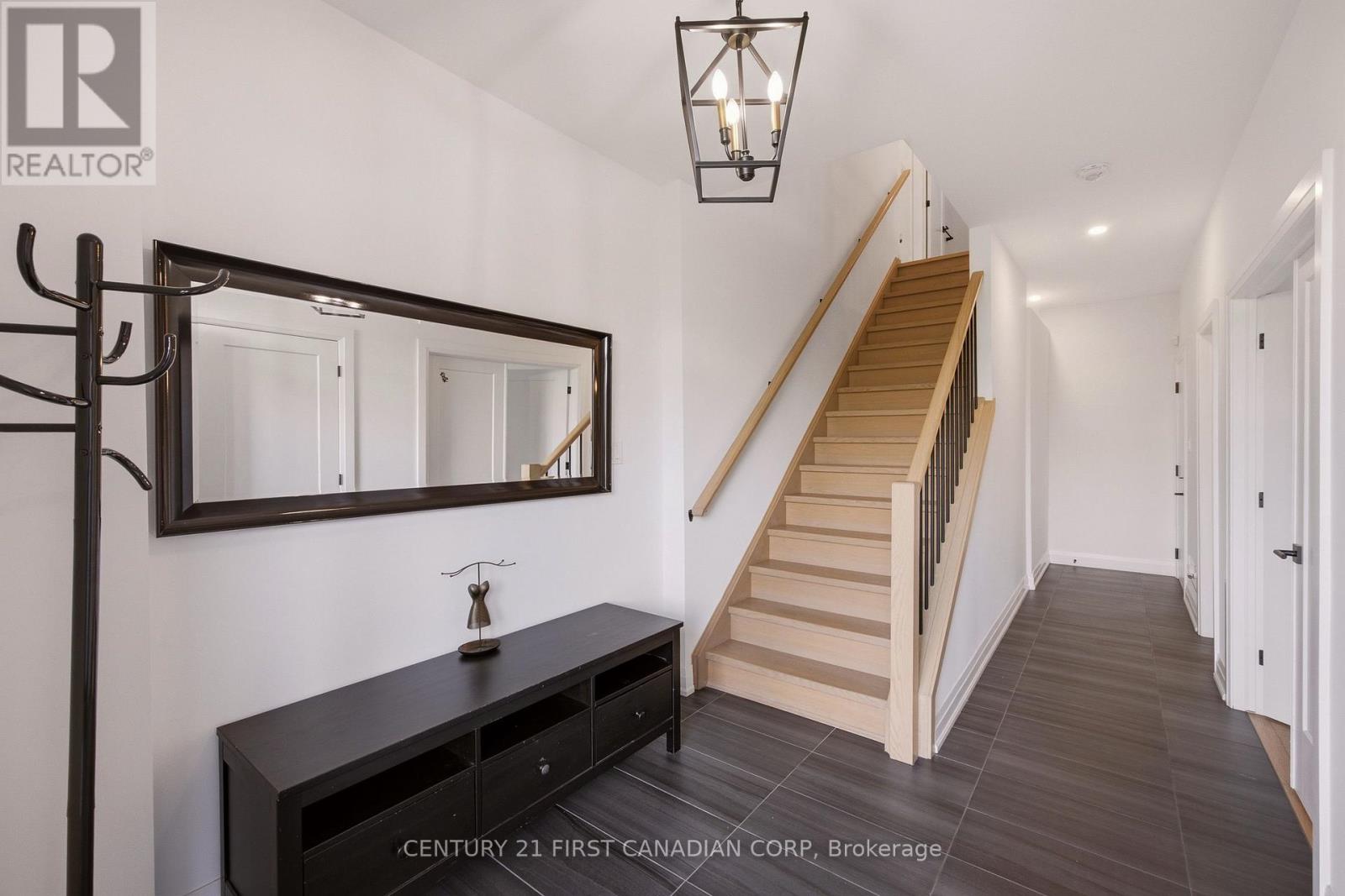 8 - 231 Callaway Road Property Photo 7