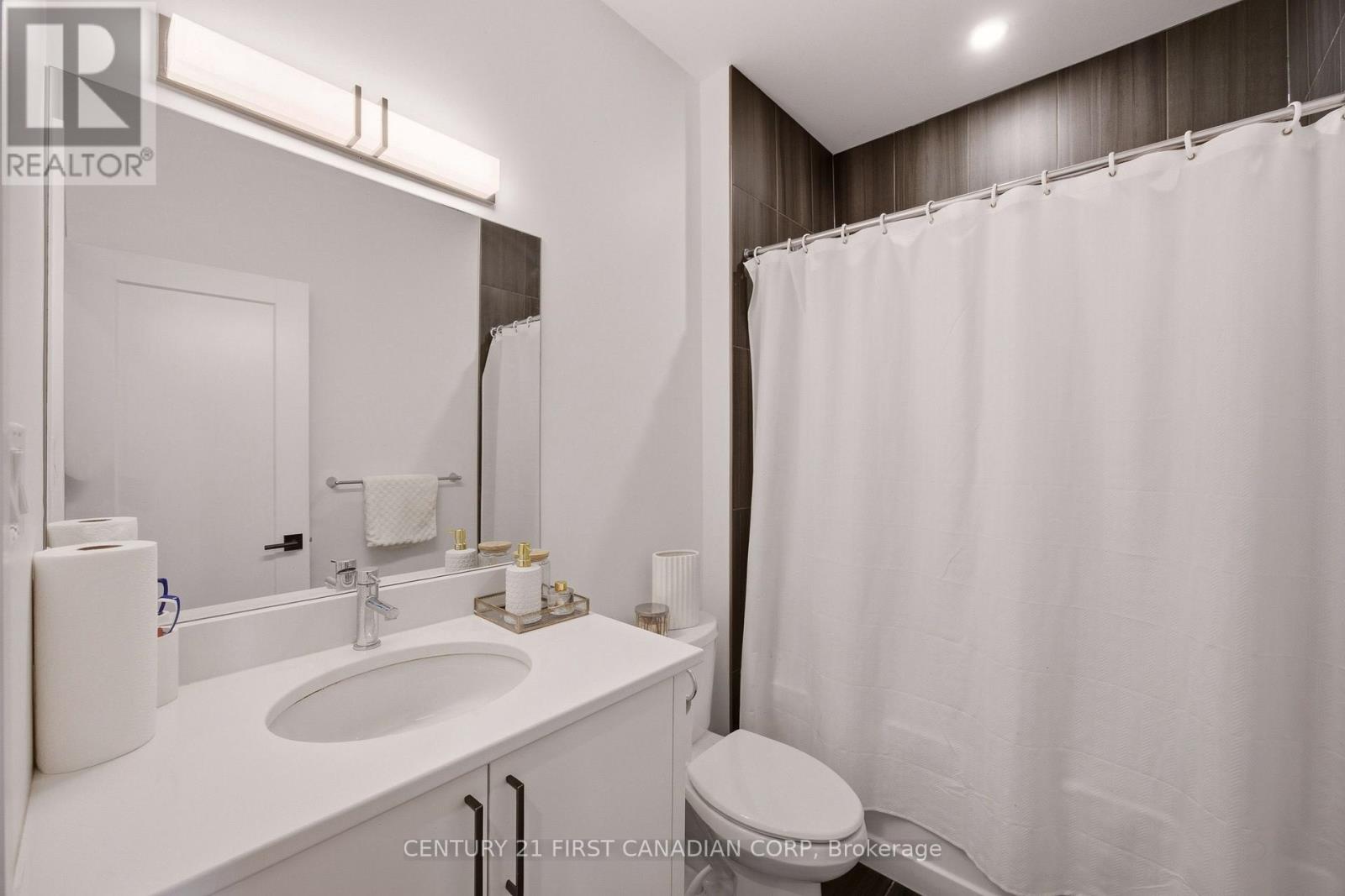 8 - 231 Callaway Road Property Photo 9
