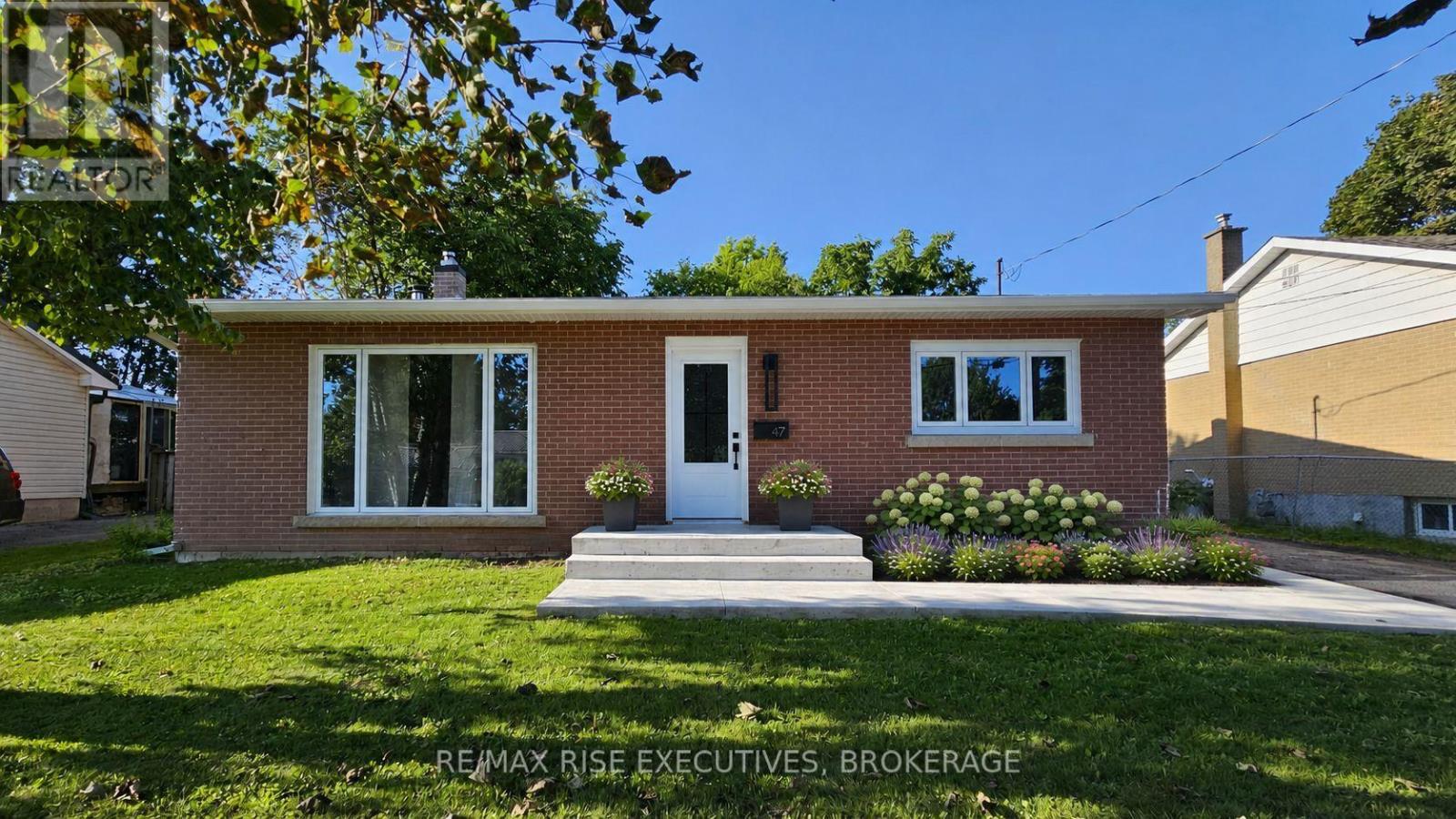 47 Henry Crescent Property Photo 2