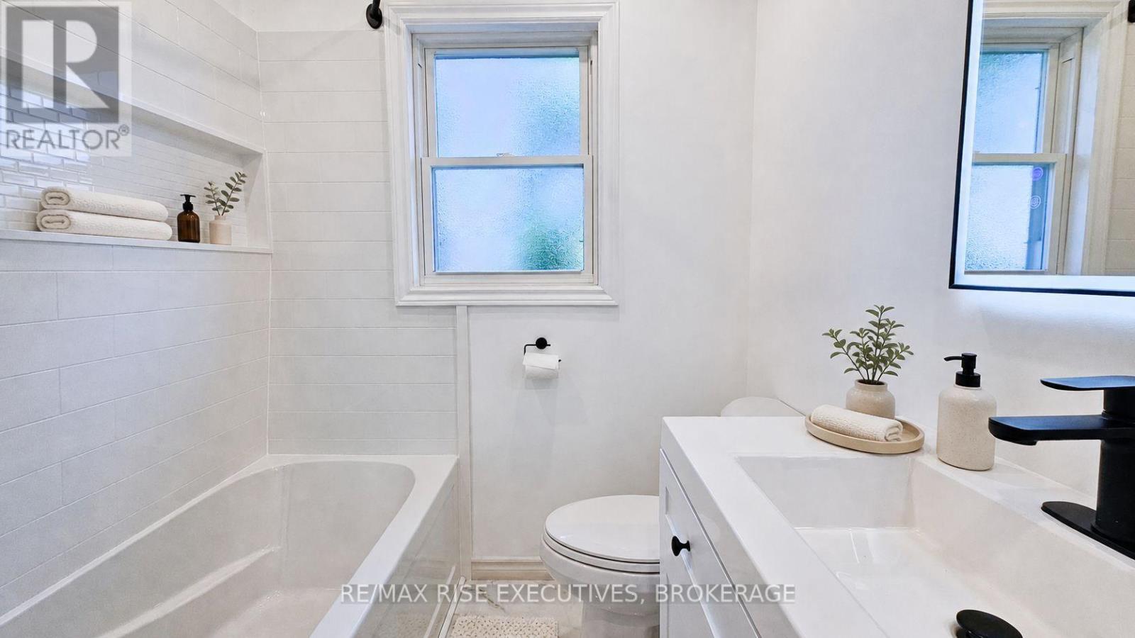 47 Henry Crescent Property Photo 16