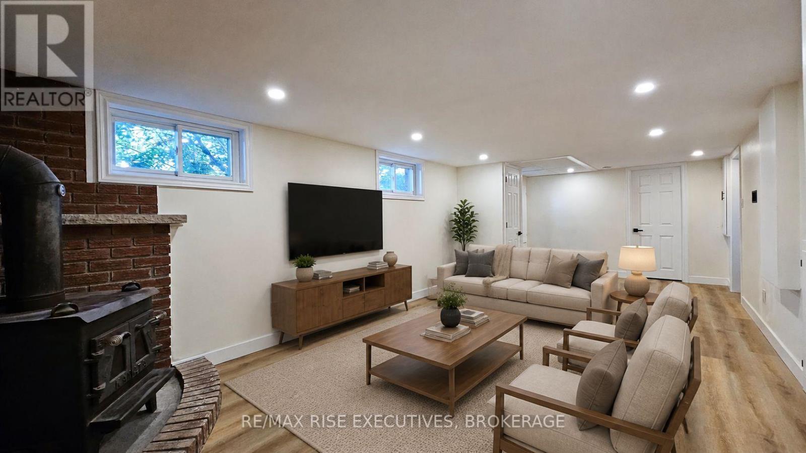 47 Henry Crescent Property Photo 17