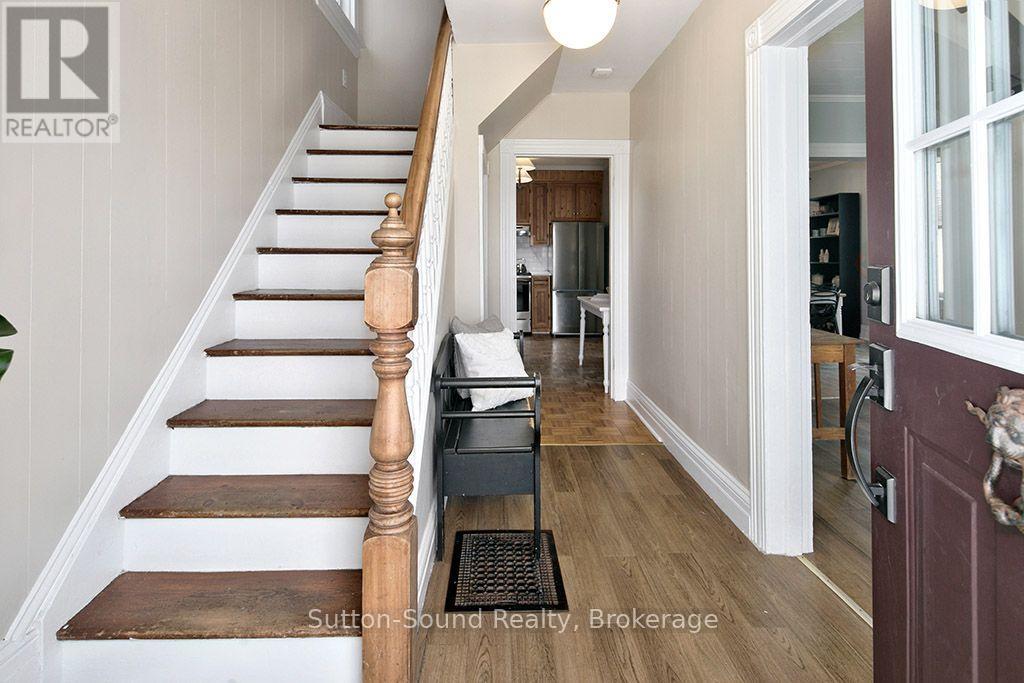 1219 2nd Avenue E Property Photo 3