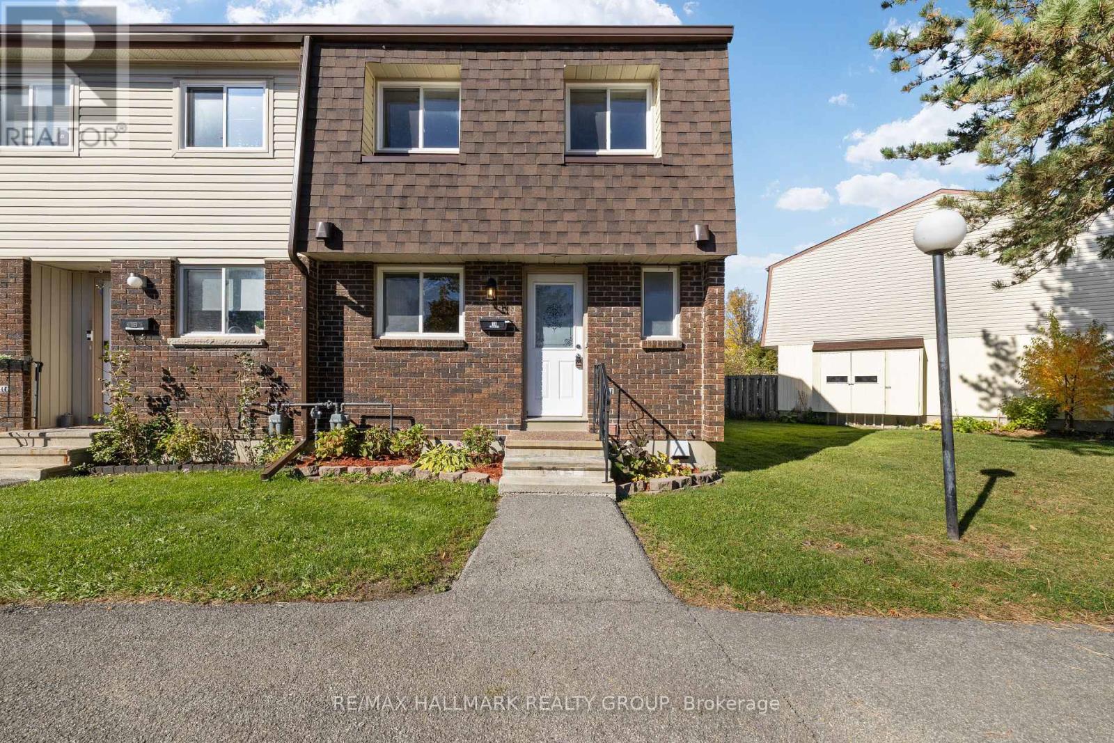 1A FORESTER CRESCENT Property Photo 1