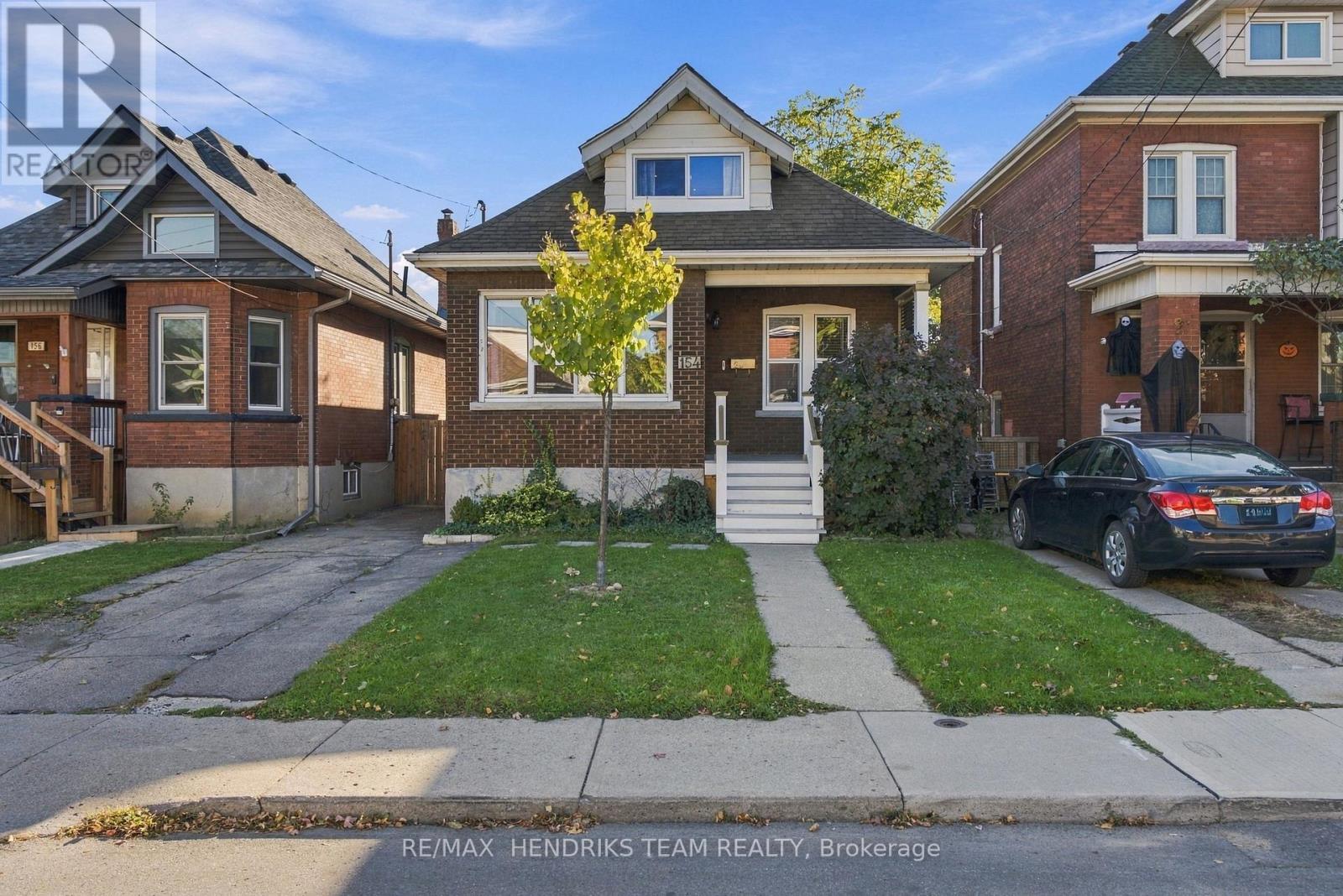 154 Prospect Street N Property Photo 2