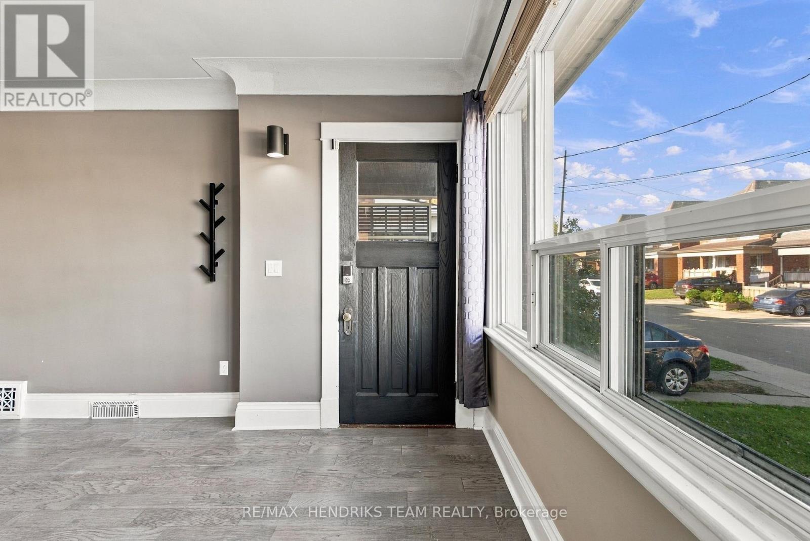 154 Prospect Street N Property Photo 5