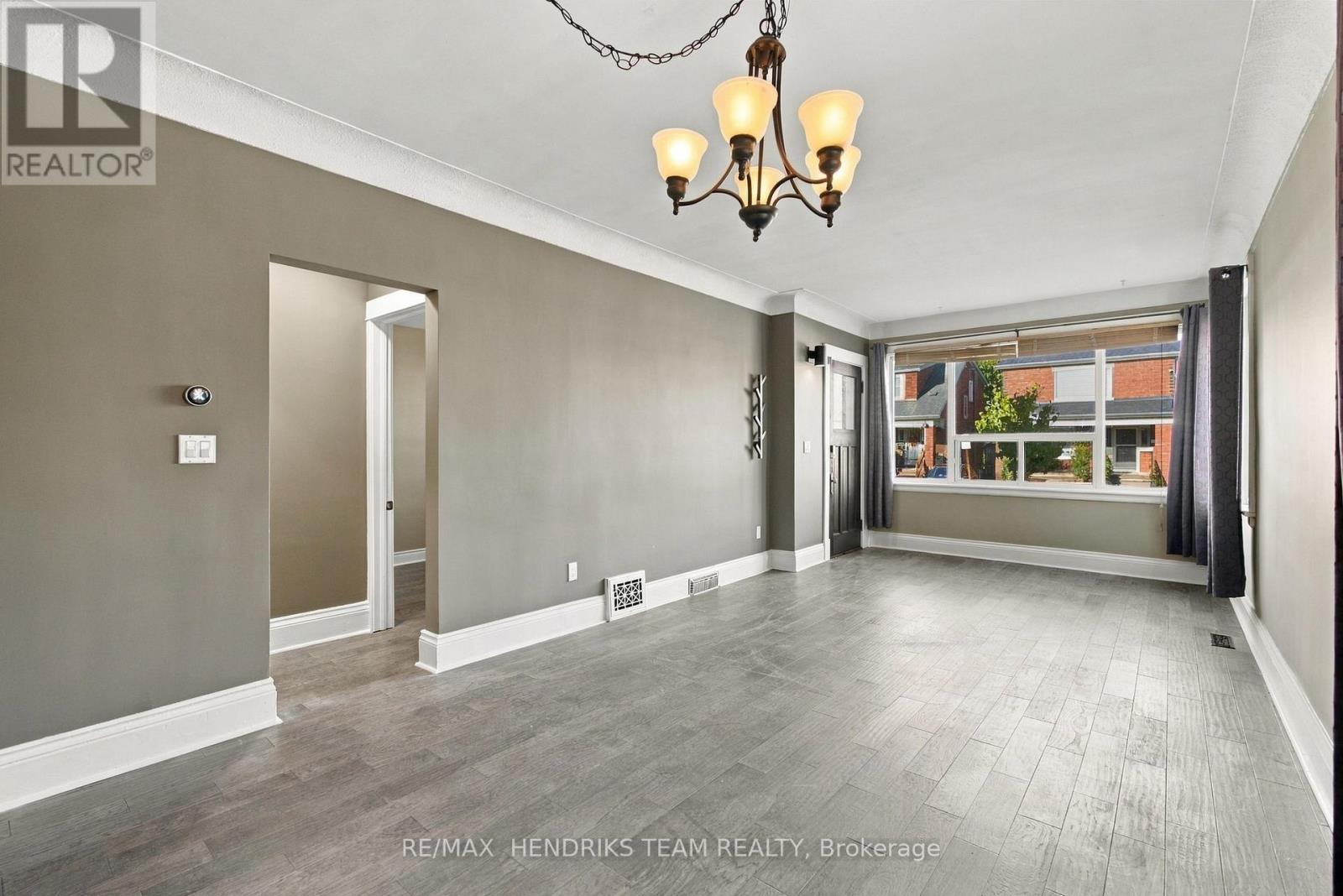 154 Prospect Street N Property Photo 6