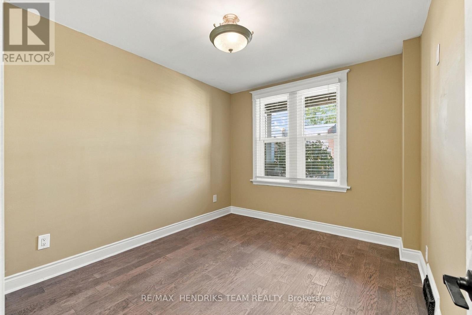 154 Prospect Street N Property Photo 9