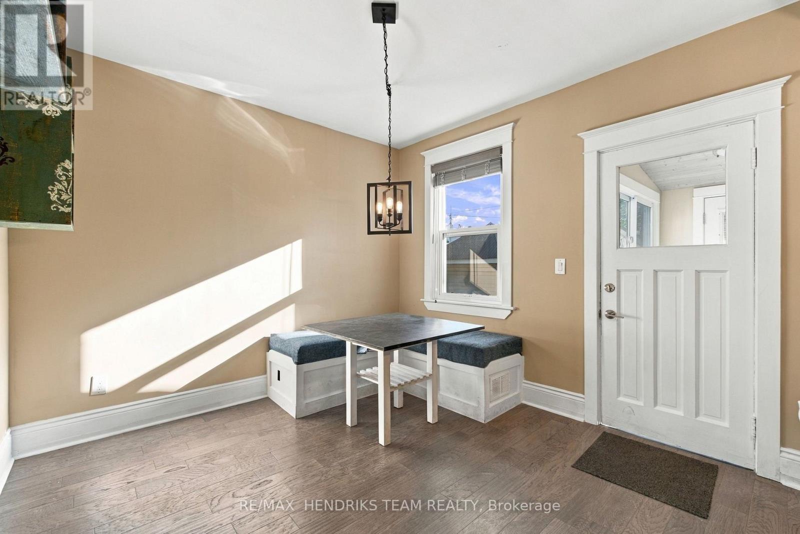 154 Prospect Street N Property Photo 15
