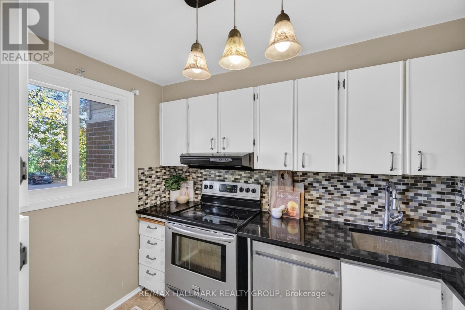 6350 Bilberry Drive Property Photo 12