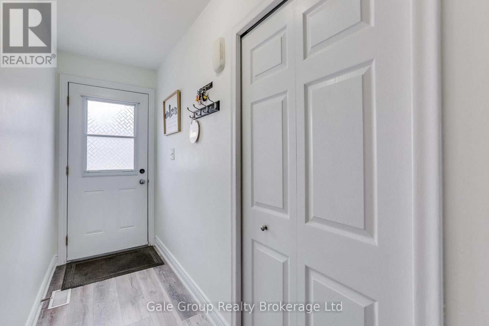 9 - 105 Springbank Avenue Property Photo 5