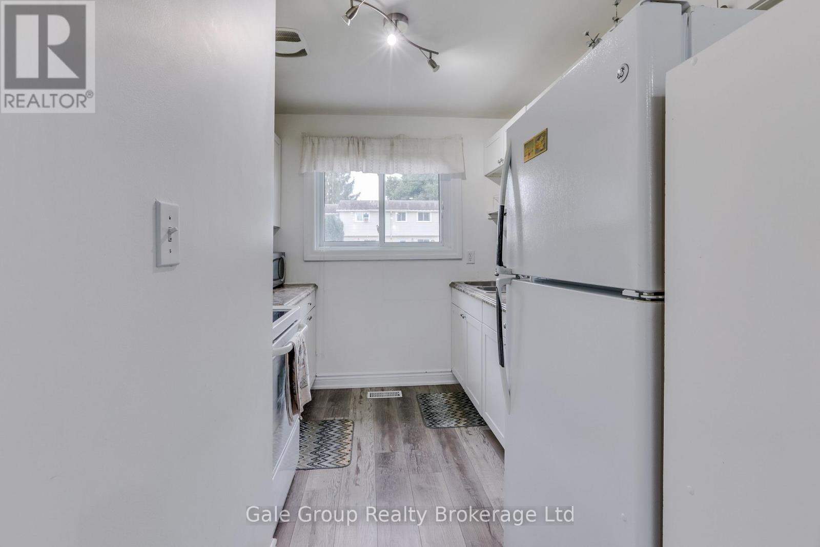 9 - 105 Springbank Avenue Property Photo 10