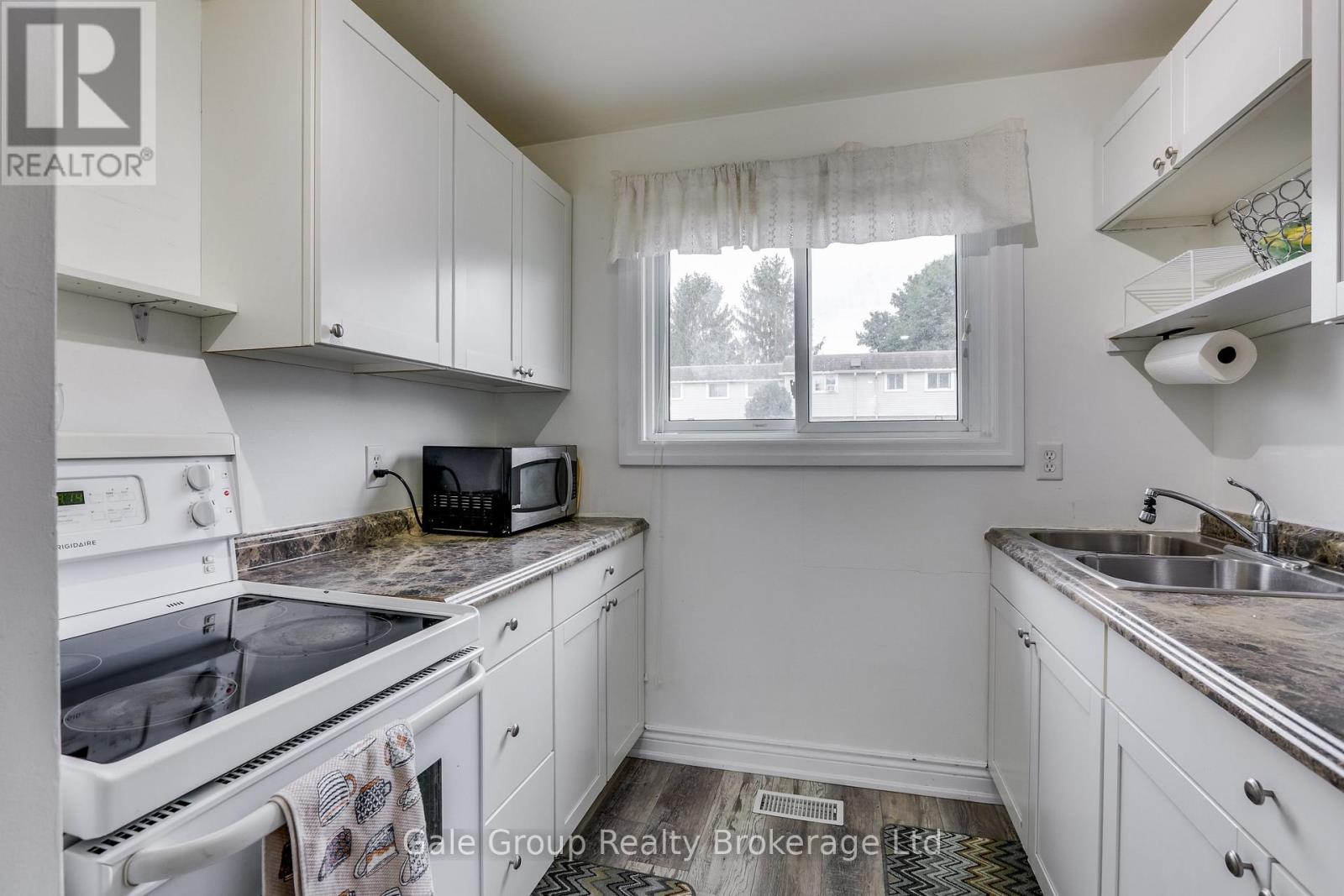 9 - 105 Springbank Avenue Property Photo 11