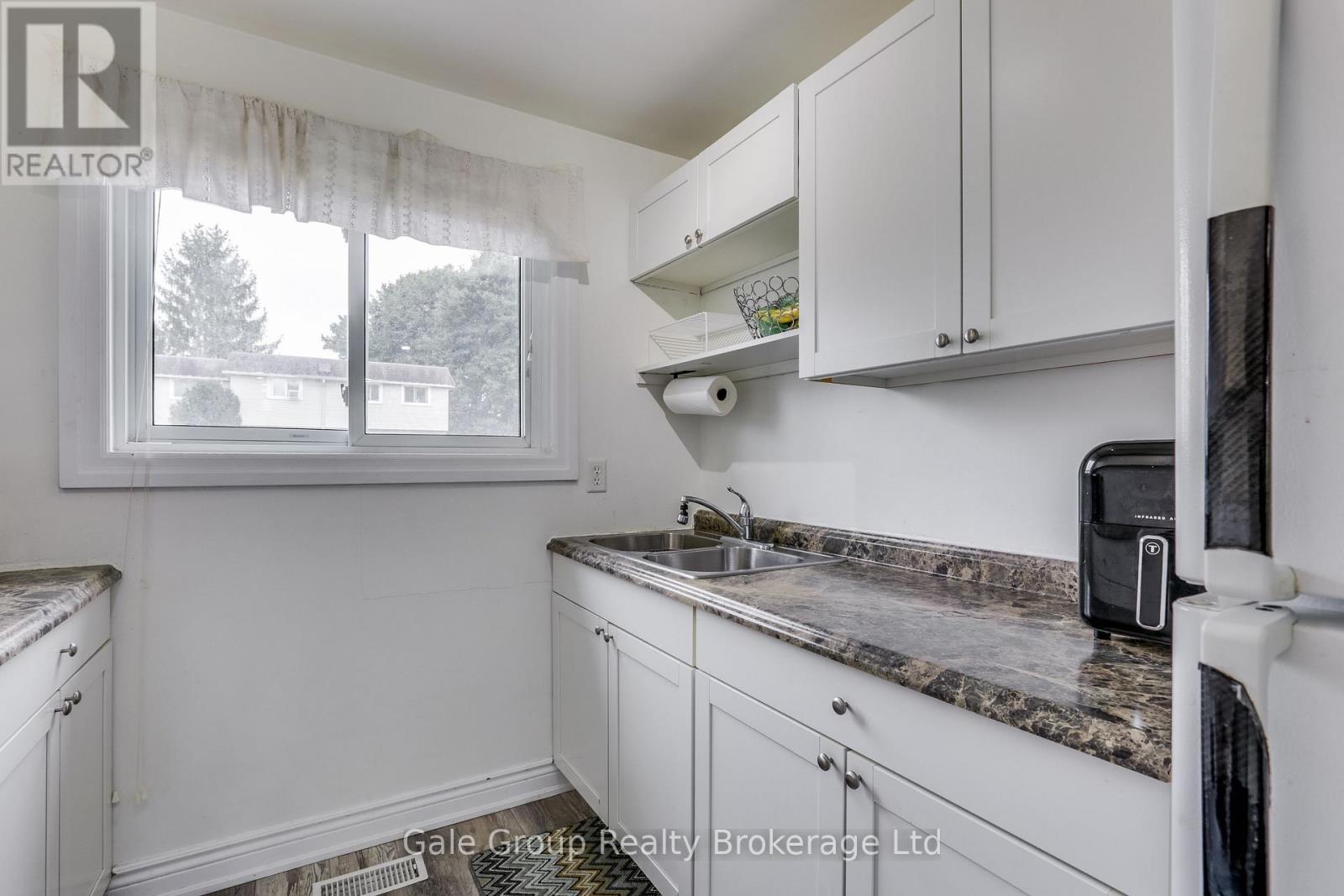 9 - 105 Springbank Avenue Property Photo 12
