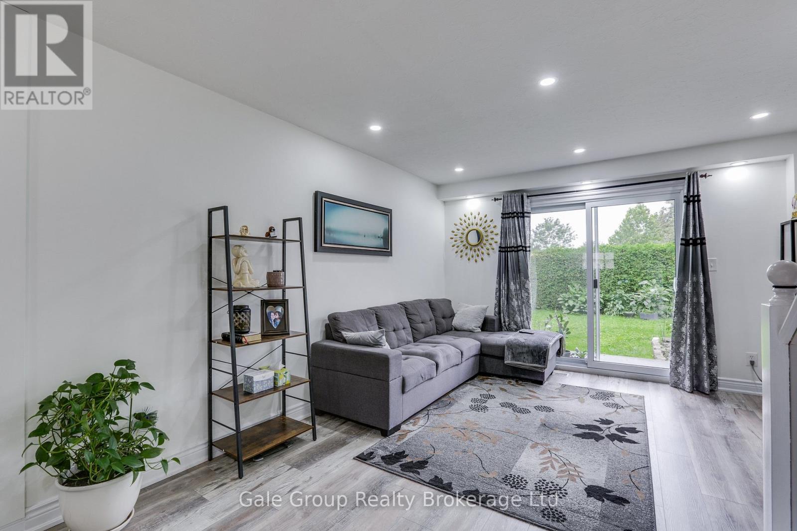 9 - 105 Springbank Avenue Property Photo 14