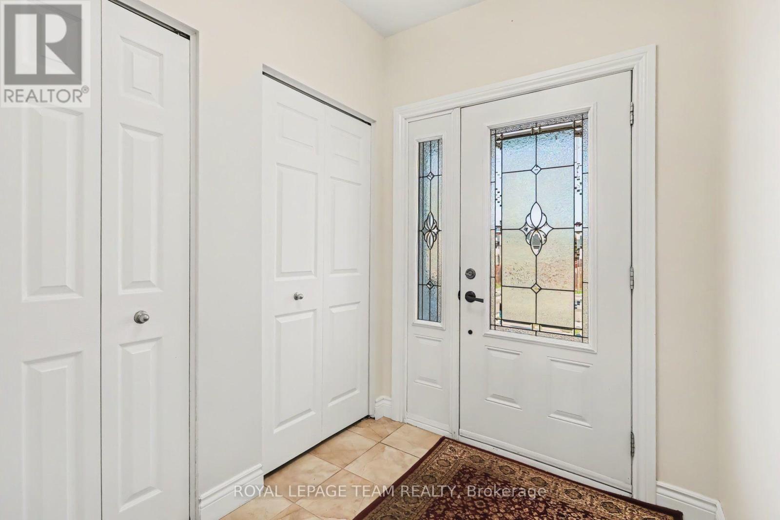 624 St Lawrence Street Property Photo 3