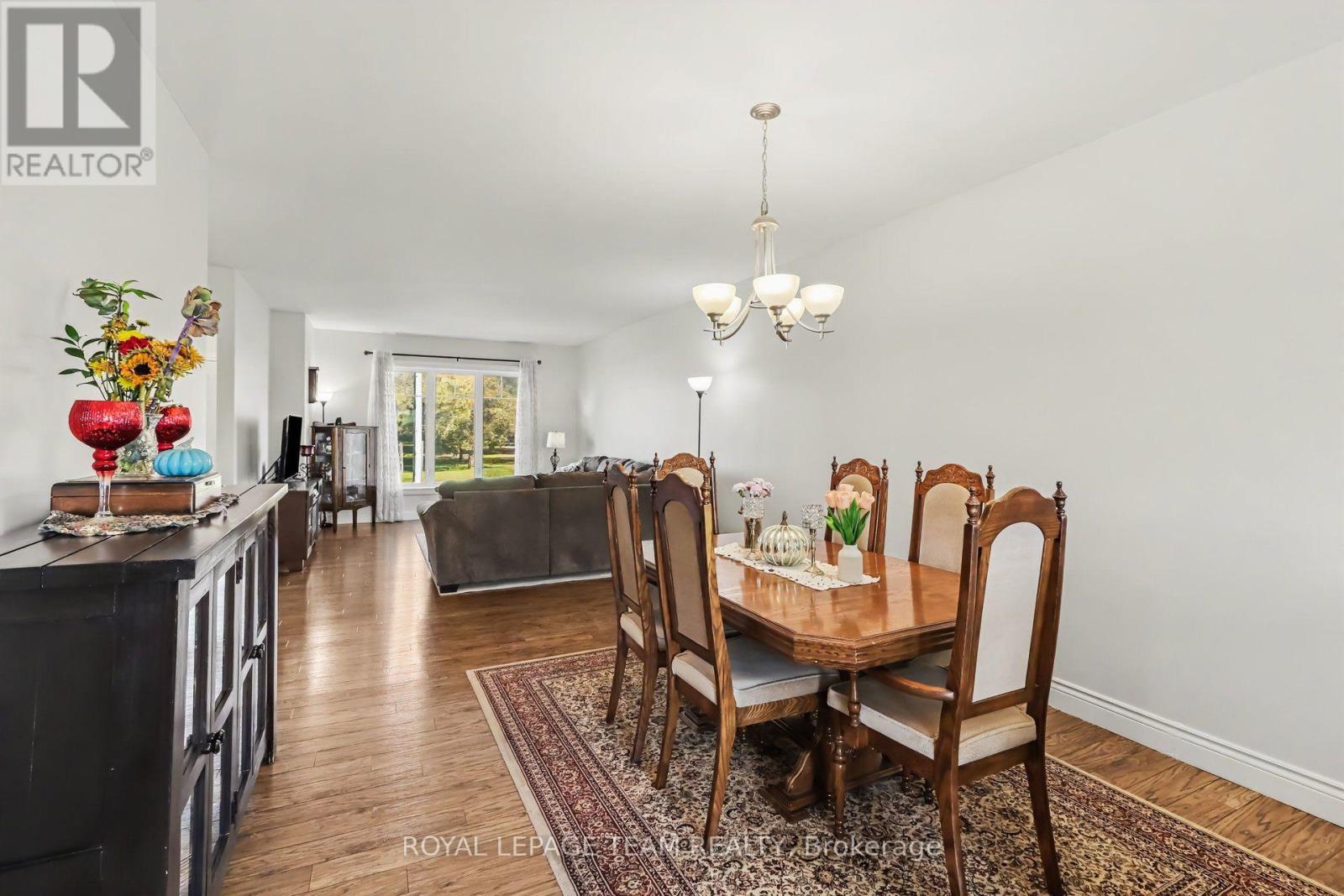 624 St Lawrence Street Property Photo 8