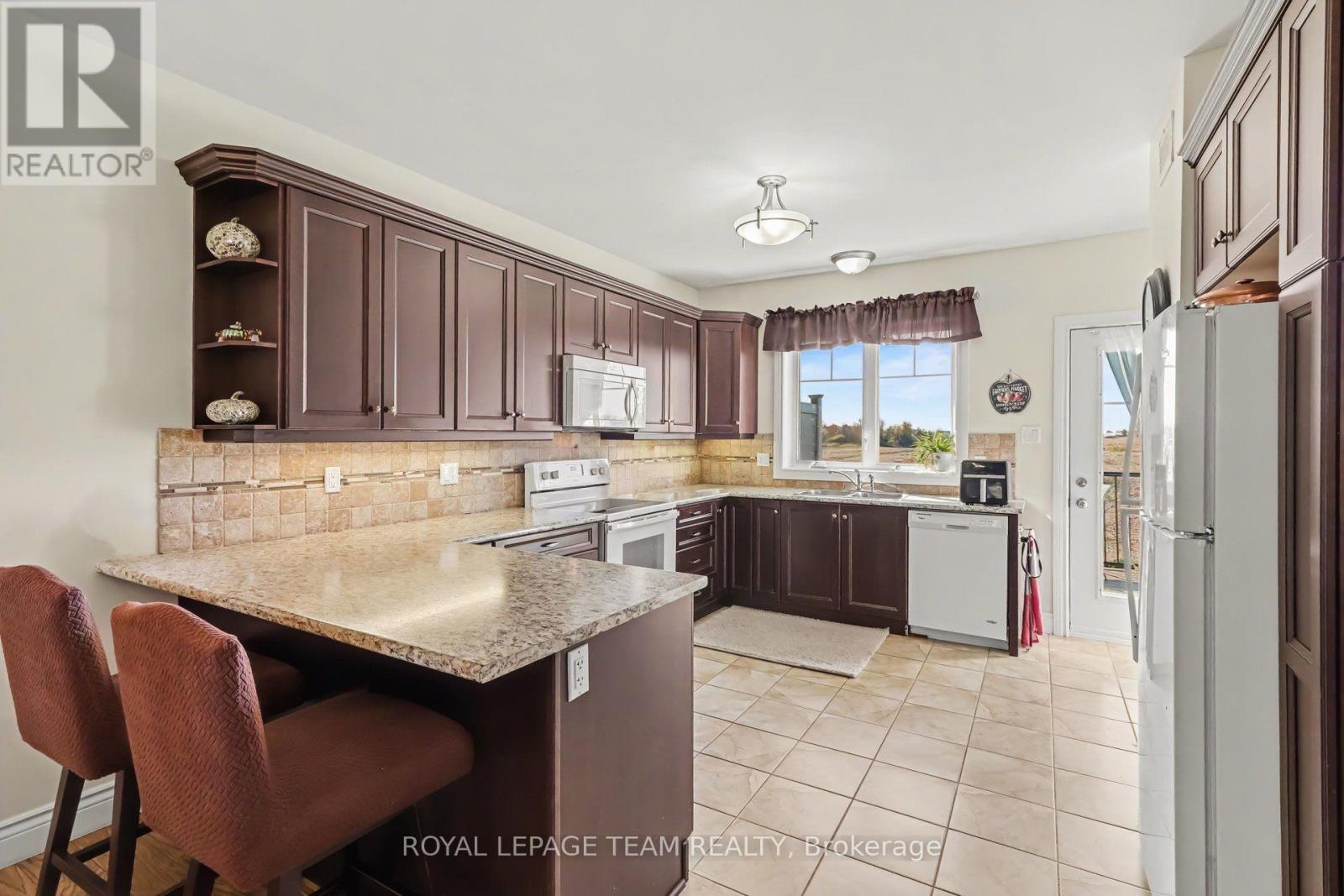 624 St Lawrence Street Property Photo 11