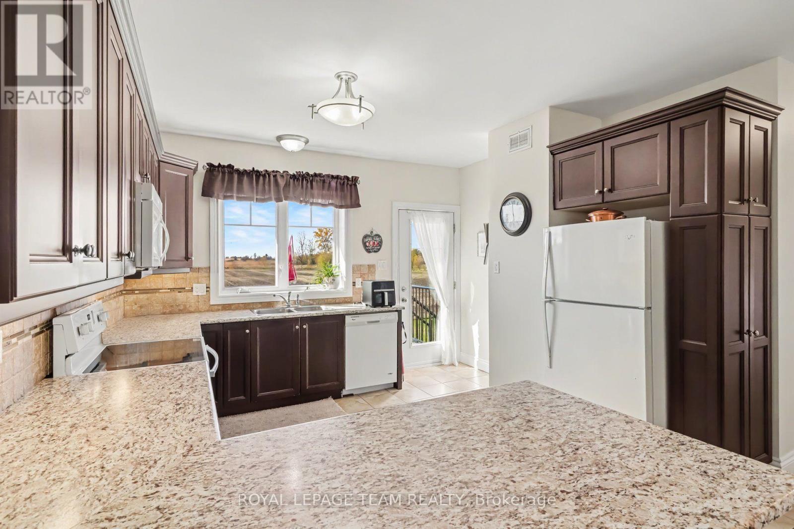 624 St Lawrence Street Property Photo 12