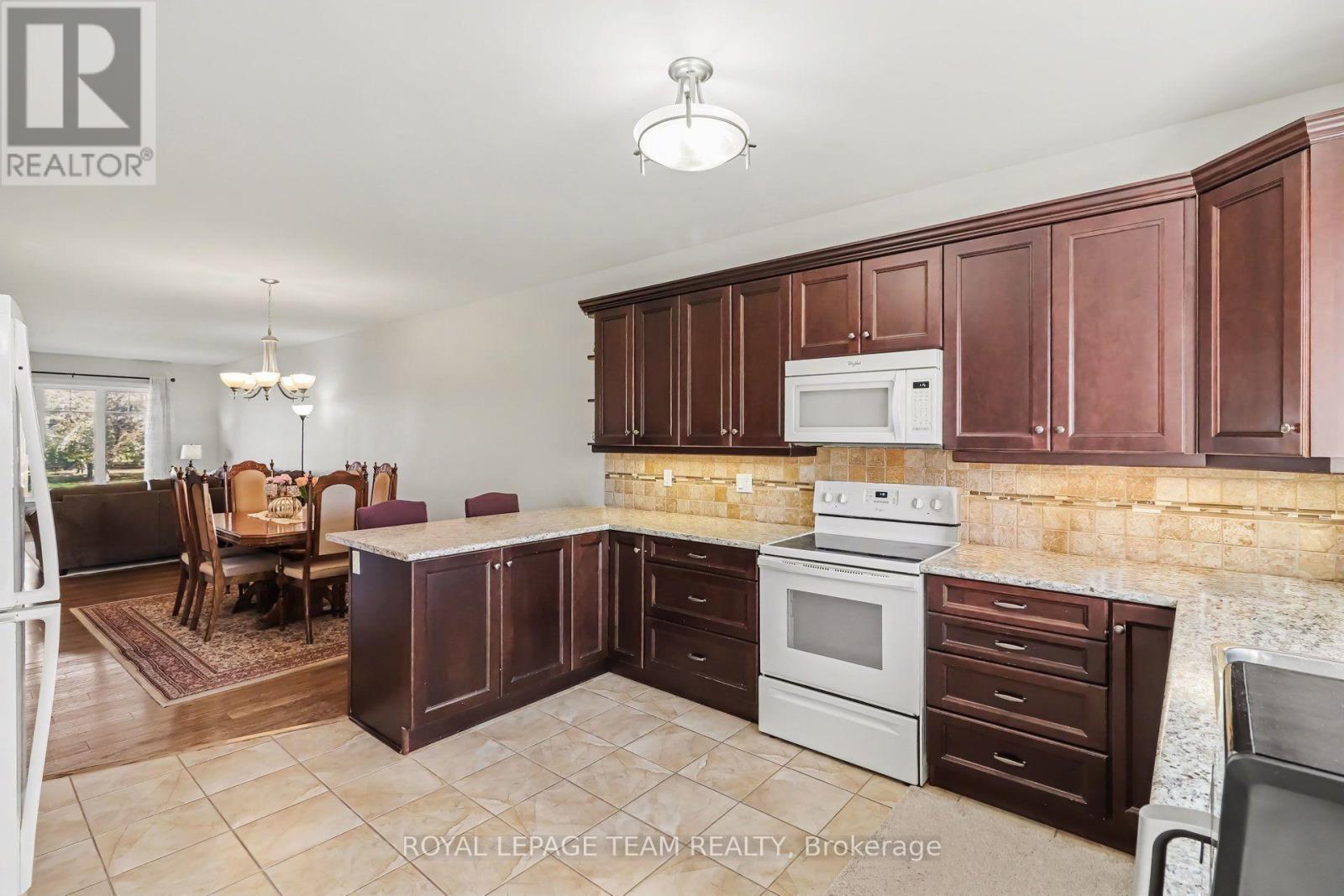 624 St Lawrence Street Property Photo 13
