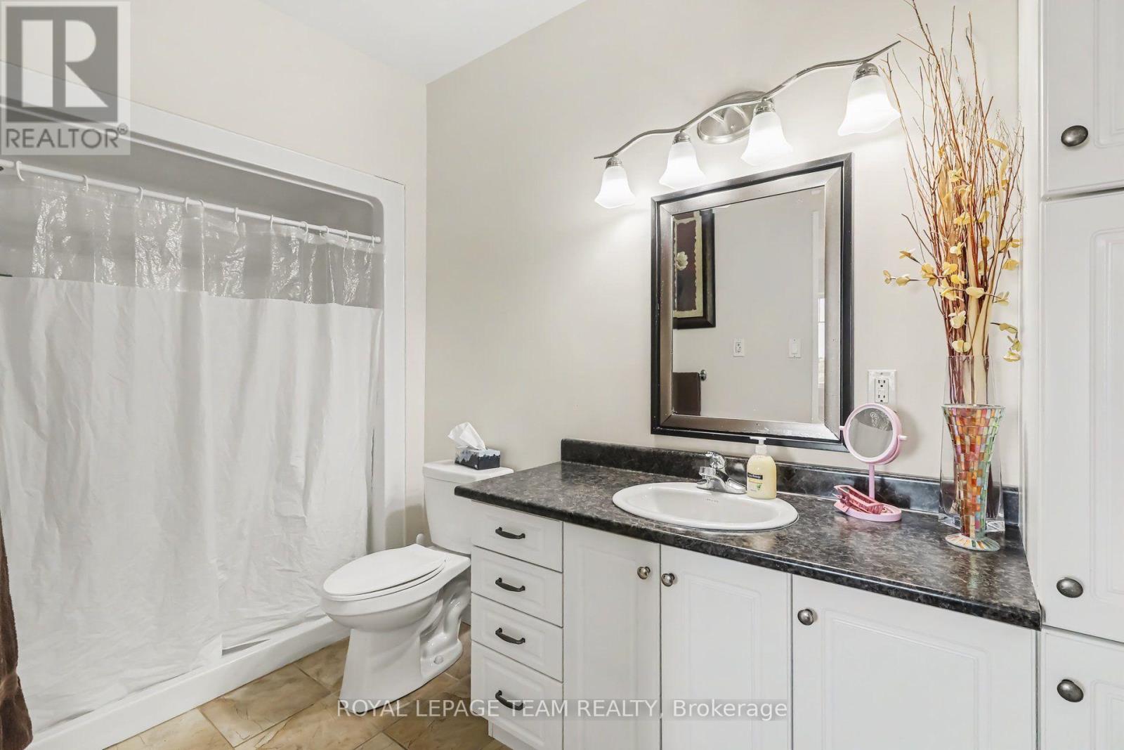 624 St Lawrence Street Property Photo 17