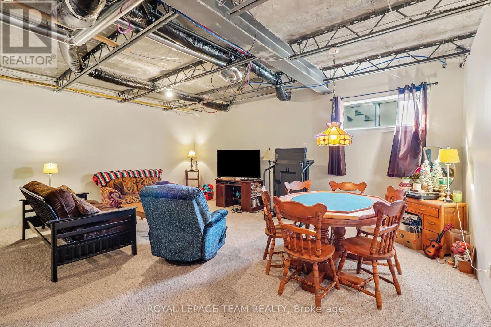 624 St Lawrence Street Property Photo 20