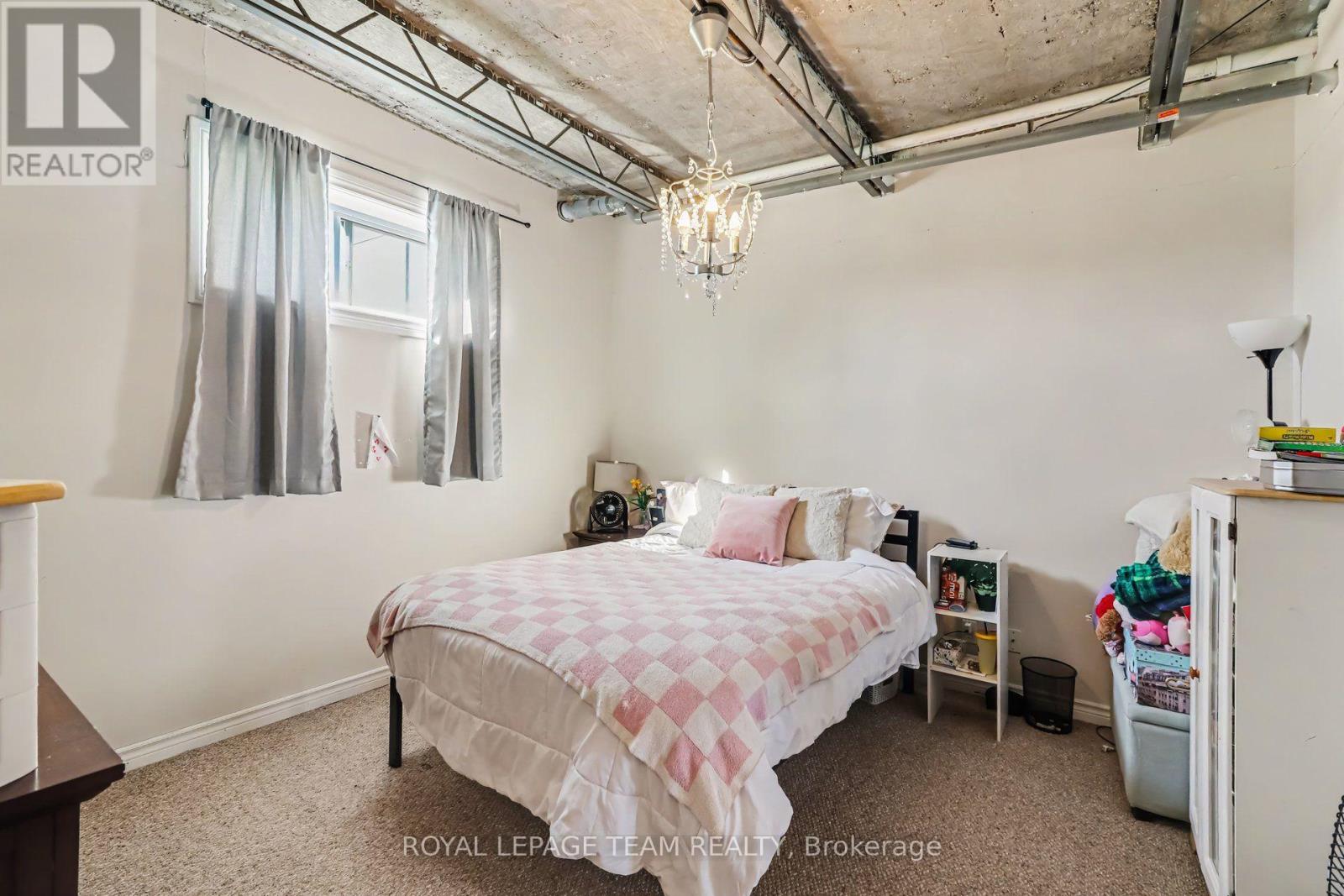 624 St Lawrence Street Property Photo 27