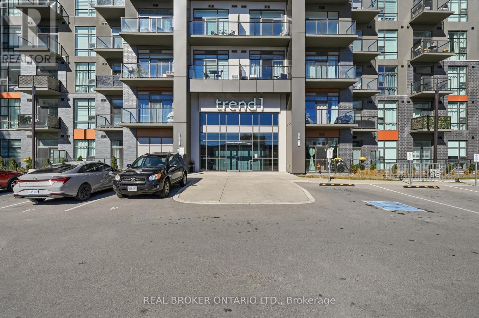 425 - 450 Dundas Street E Property Photo 2