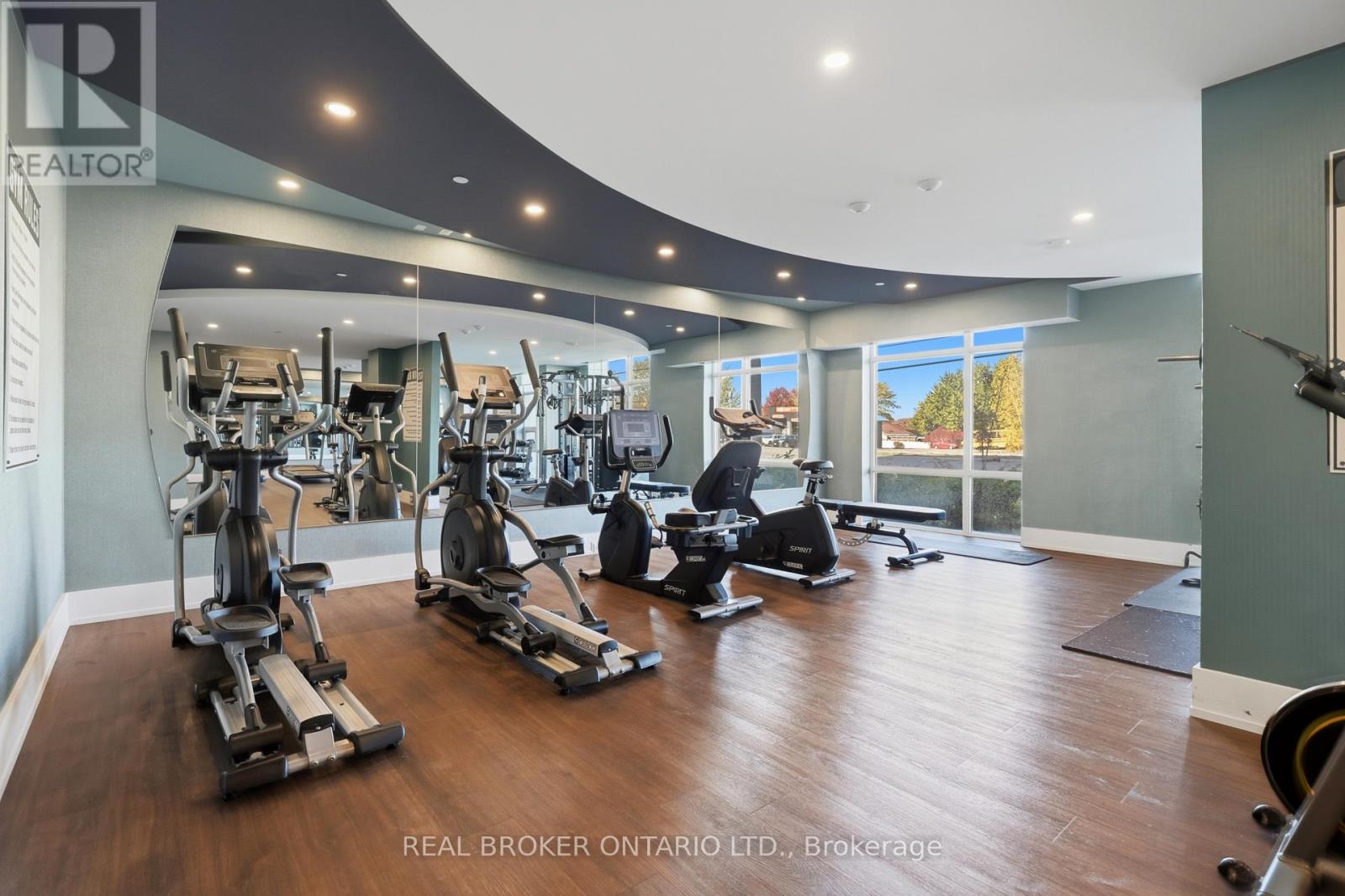 425 - 450 Dundas Street E Property Photo 6