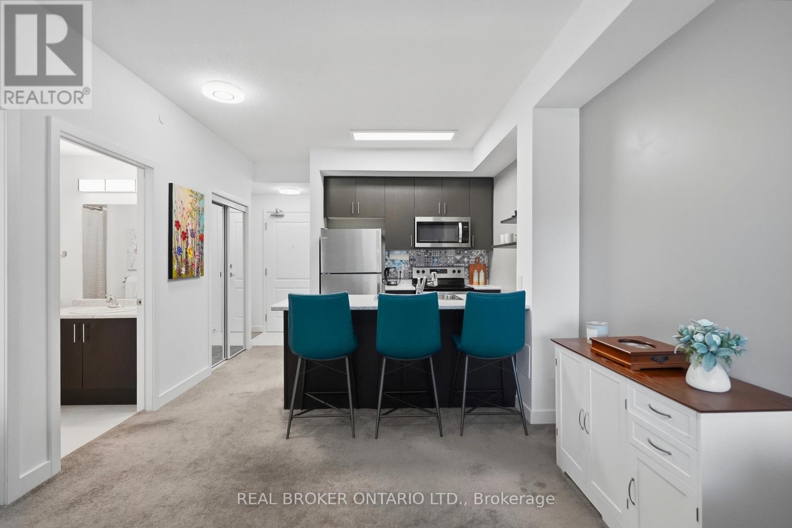 425 - 450 Dundas Street E Property Photo 13