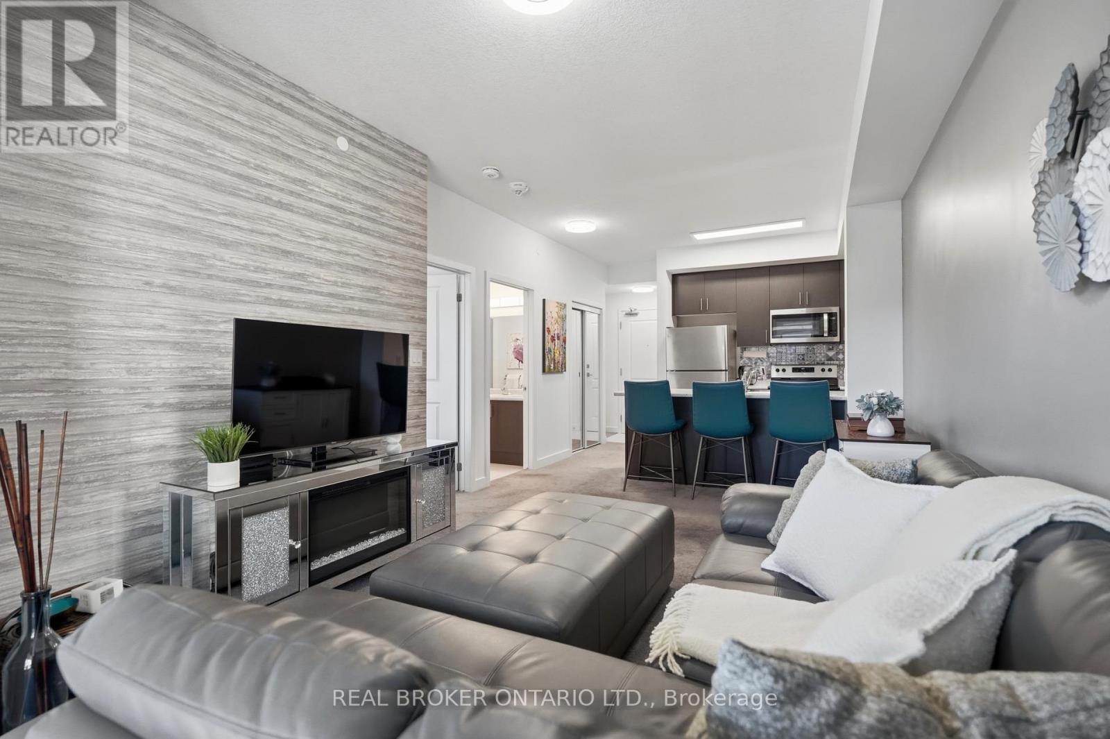 425 - 450 Dundas Street E Property Photo 15