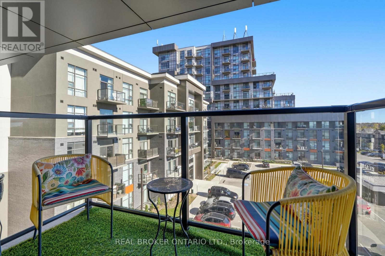 425 - 450 Dundas Street E Property Photo 17