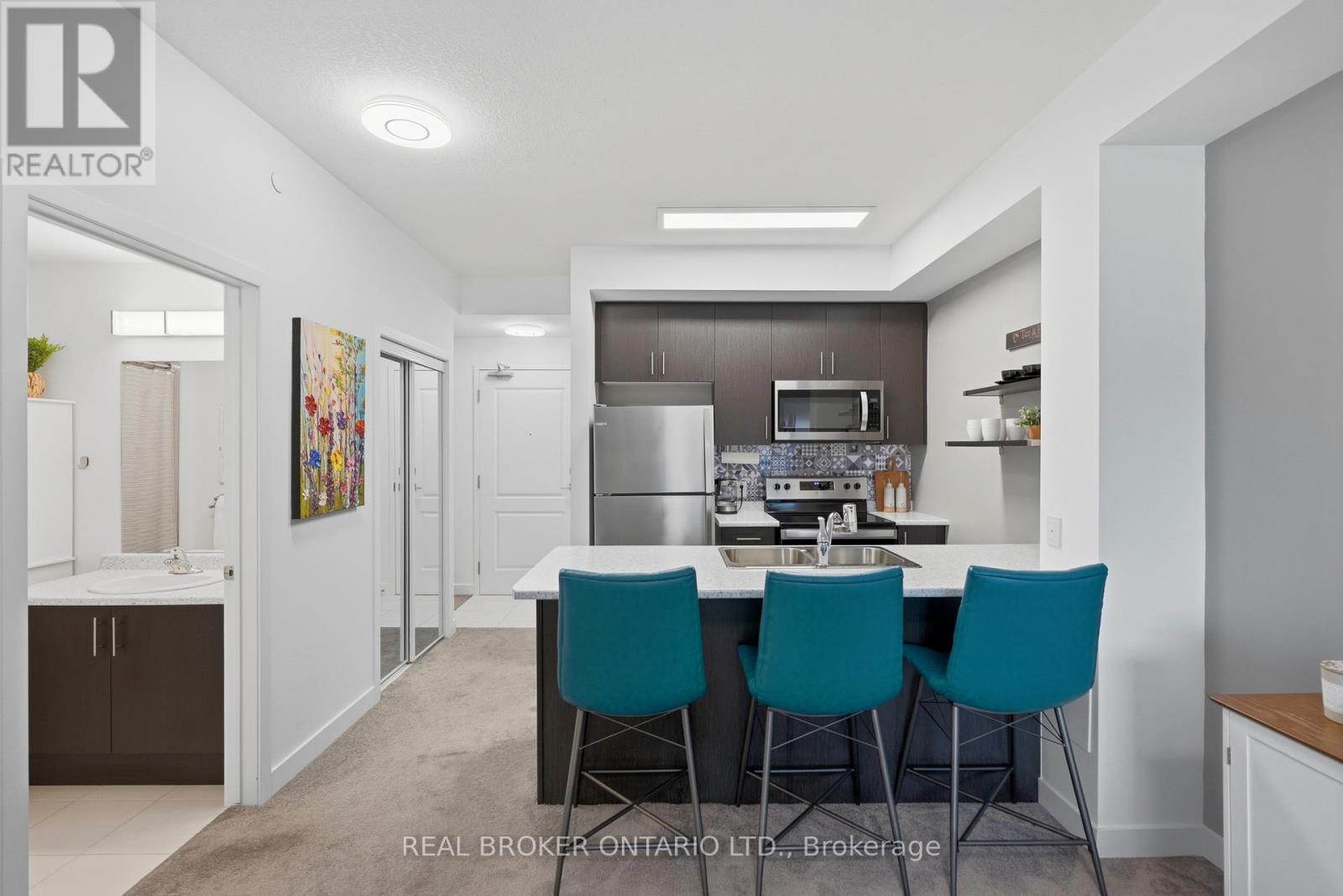 425 - 450 Dundas Street E Property Photo 18