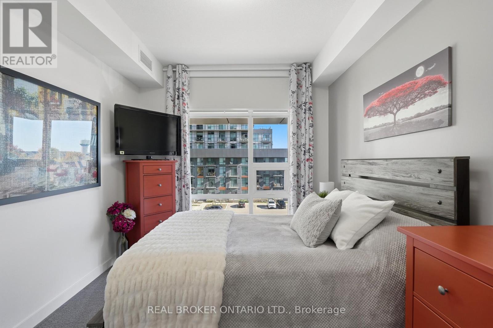 425 - 450 Dundas Street E Property Photo 22