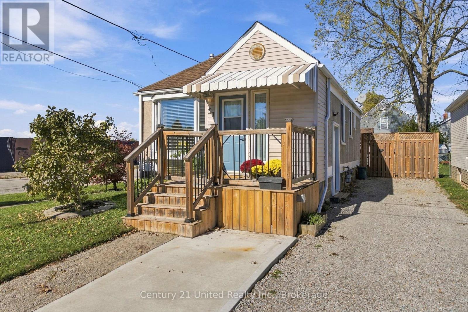 57 SHERWOOD AVENUE Property Photo 1